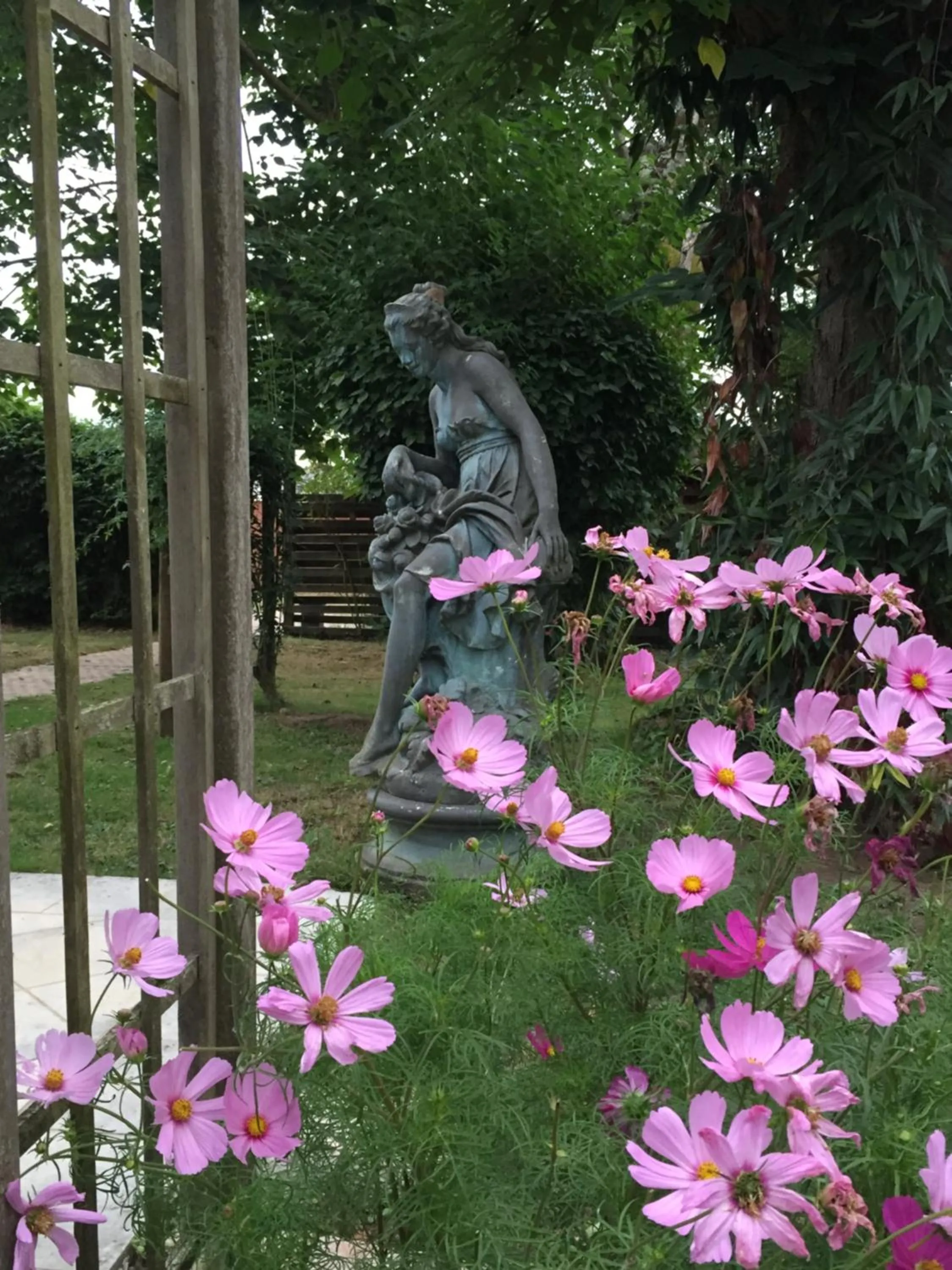 Garden in Domaine des Monges