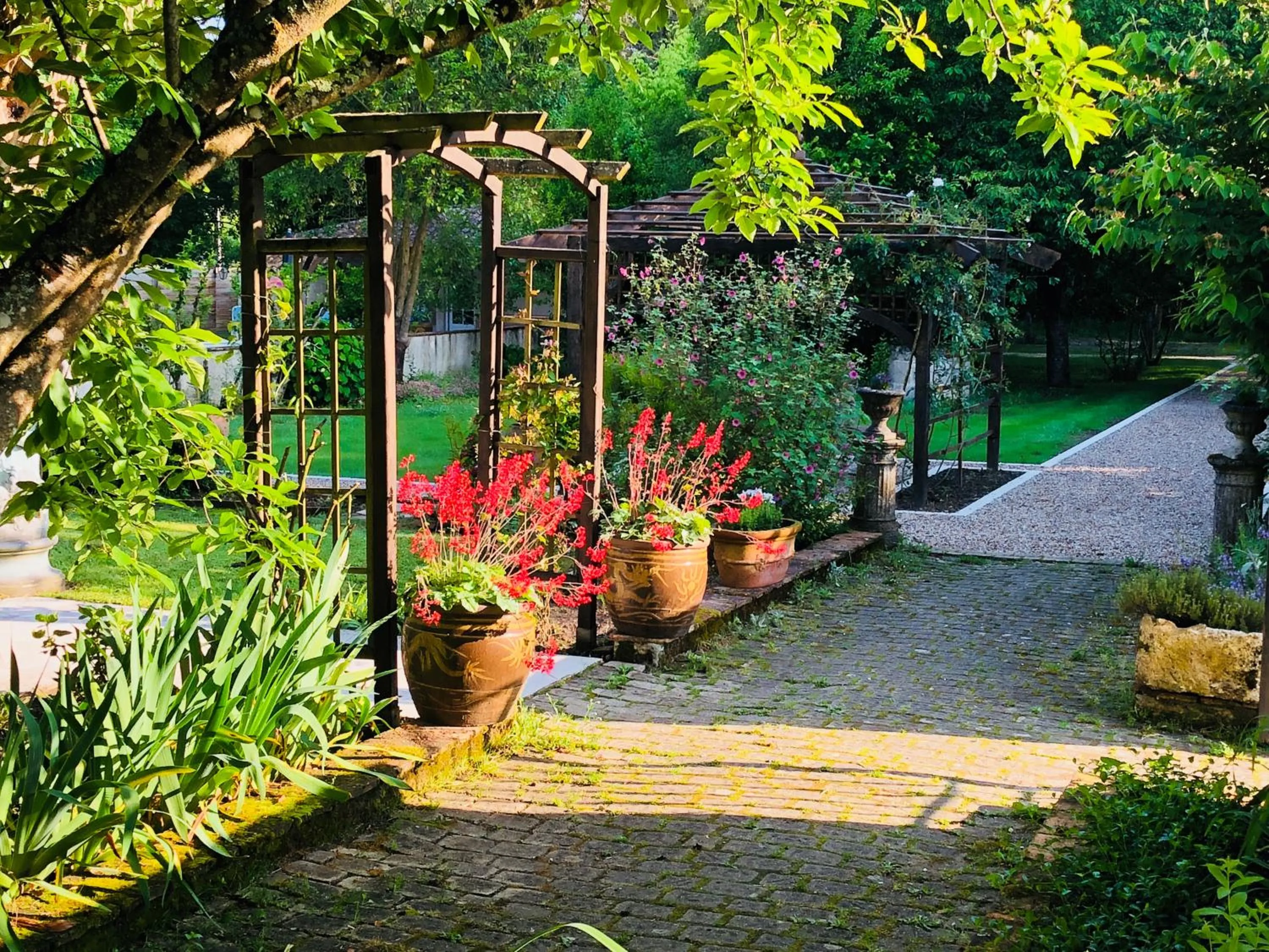 Garden view in Domaine des Monges