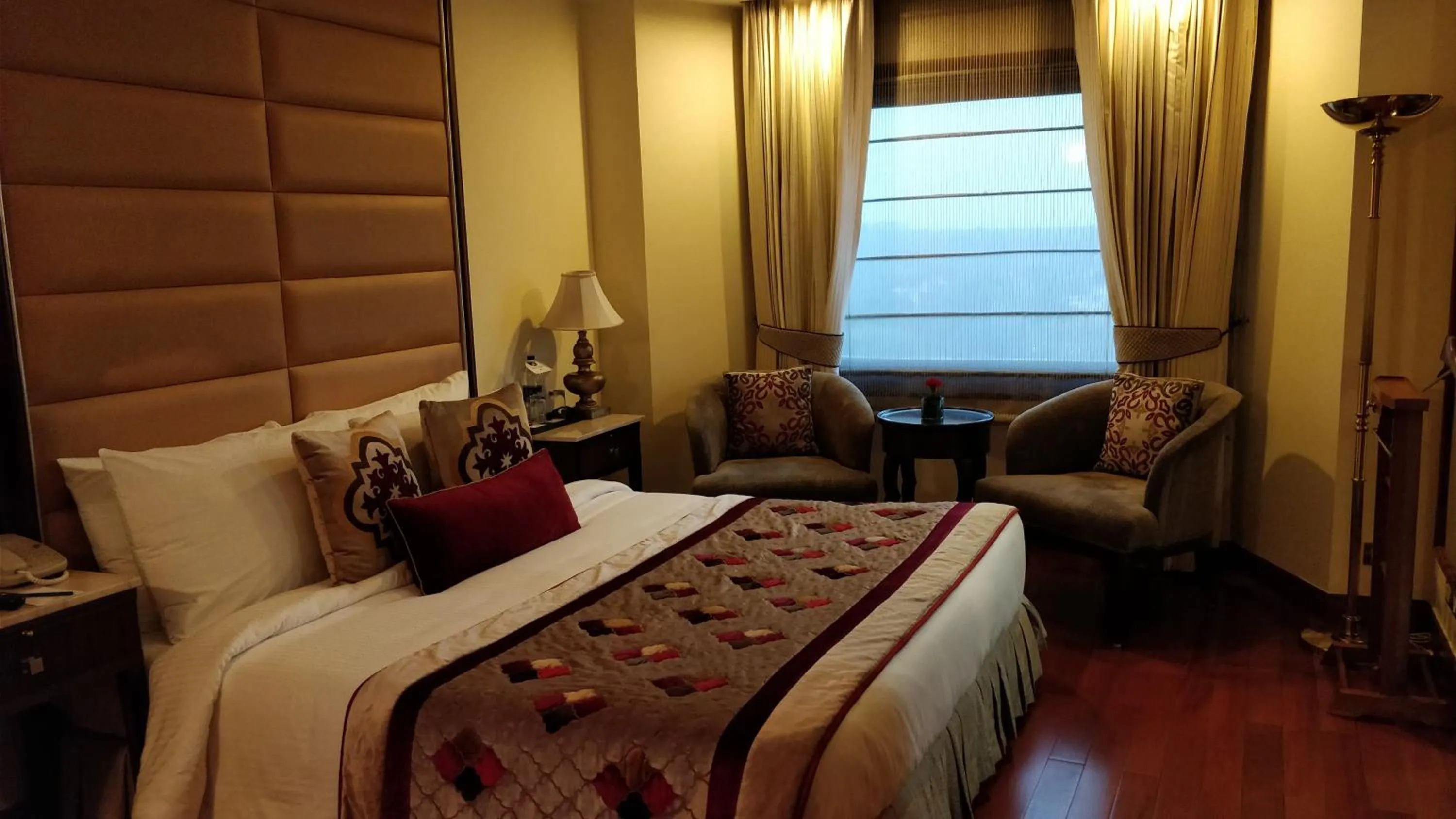 Photo of the whole room, Bed in Jaypee Vasant Continental