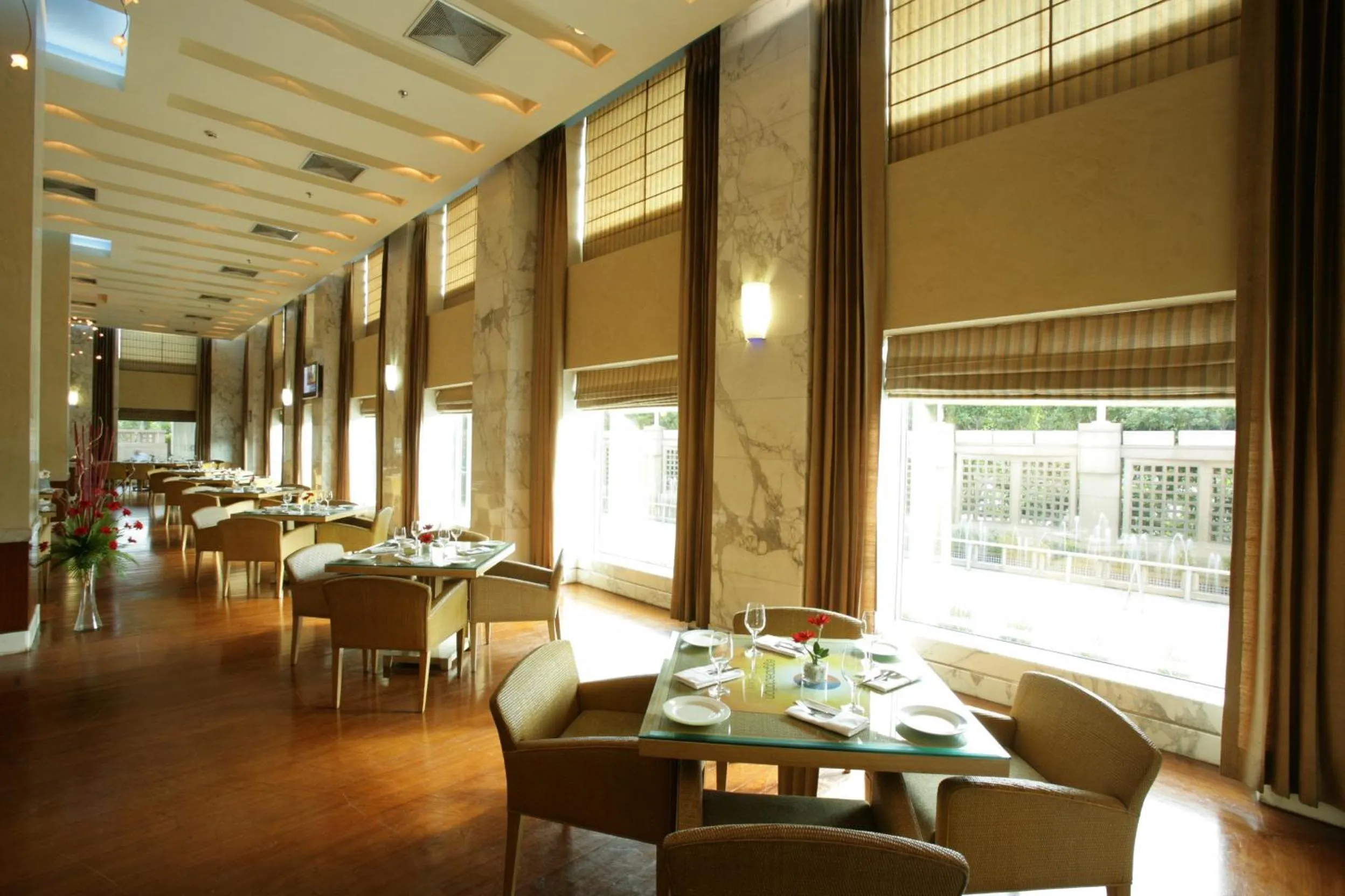 Restaurant/places to eat in Jaypee Vasant Continental