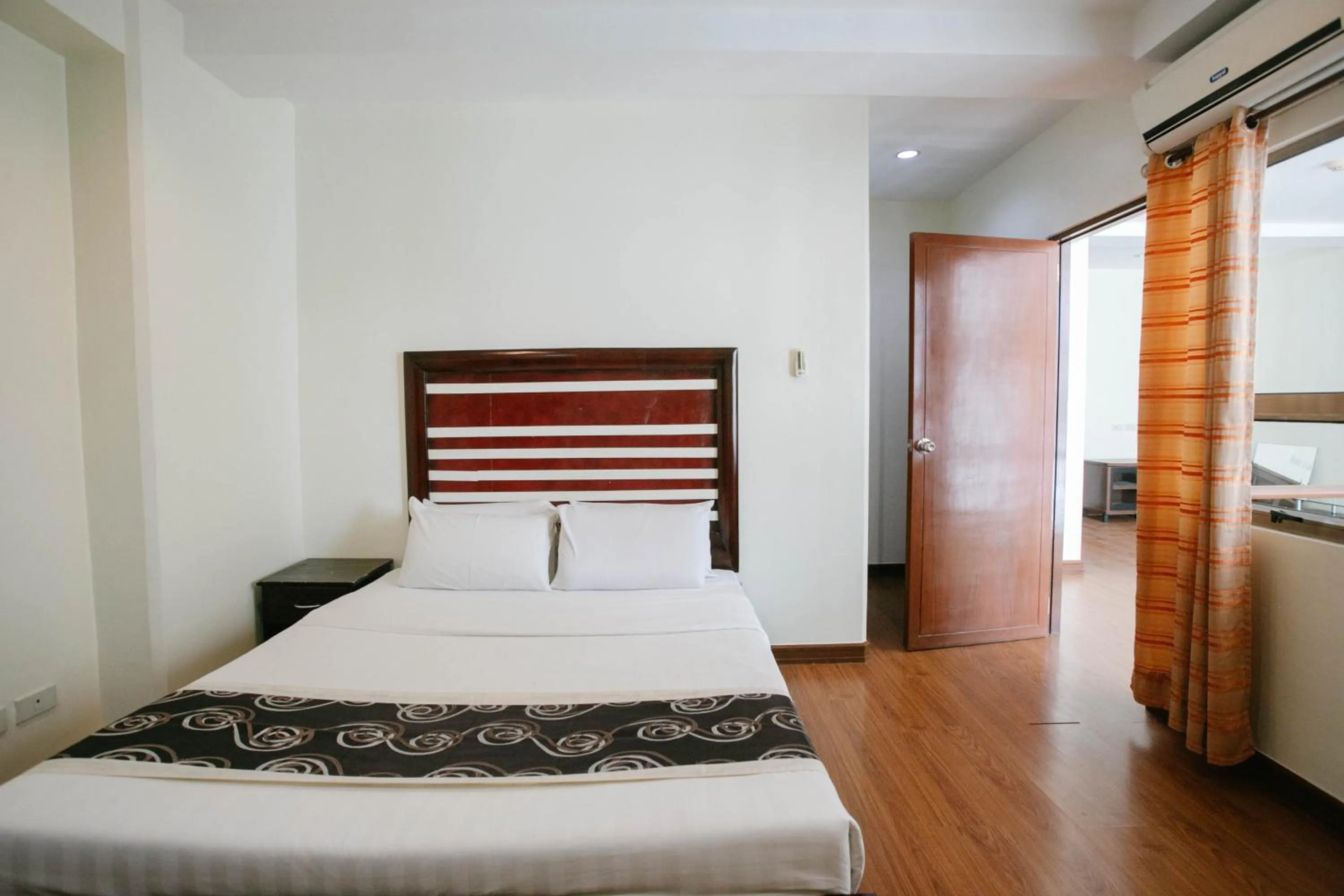 Bed in Diamond Suites and Residences