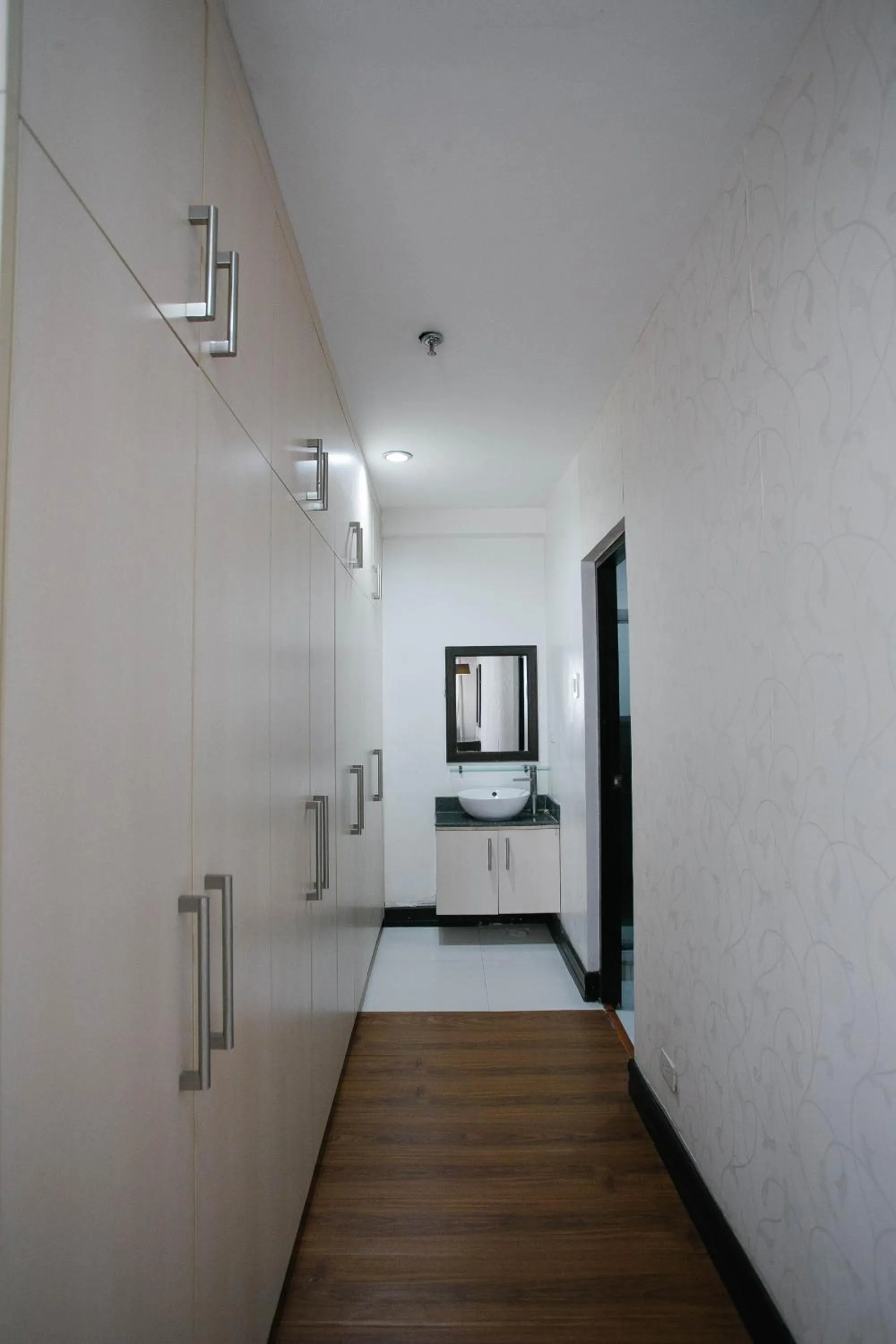 Diamond Suites and Residences