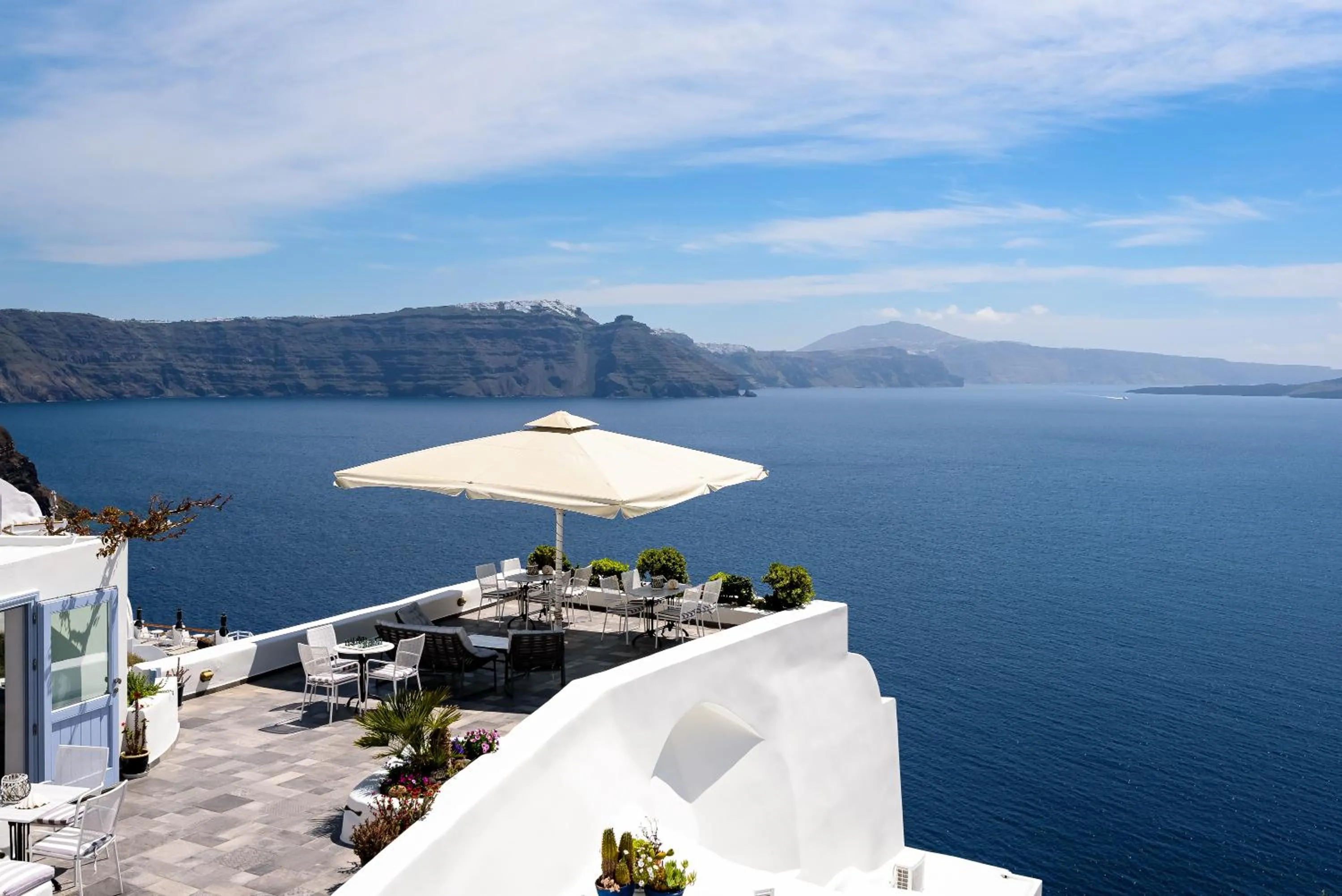 Property building in Aris Caves
