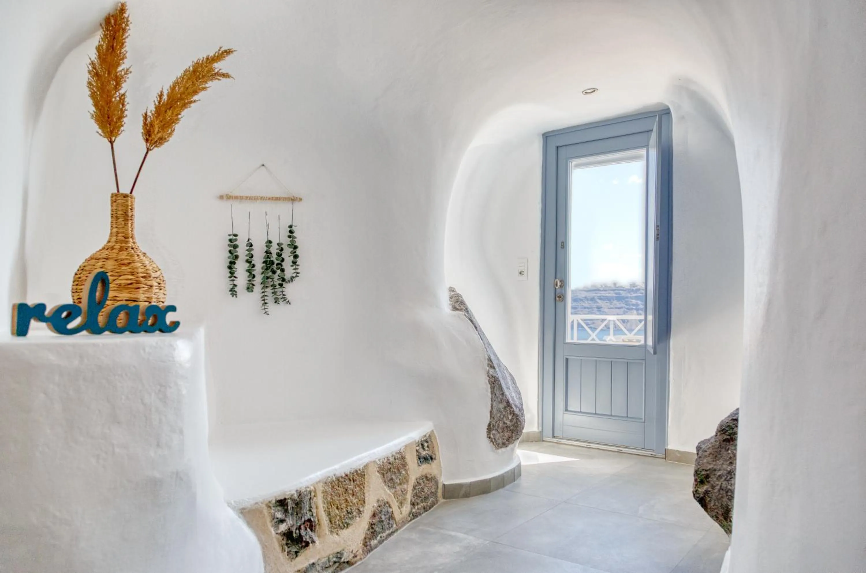Seating area in Aris Caves