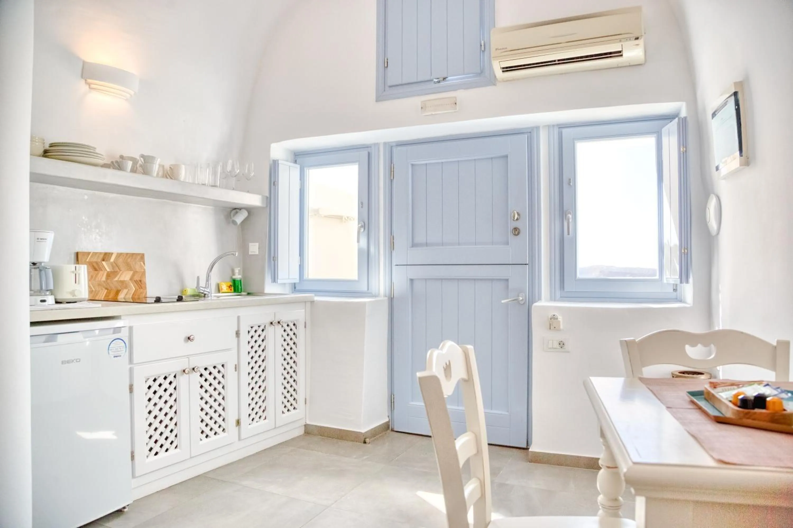 Kitchen or kitchenette in Aris Caves