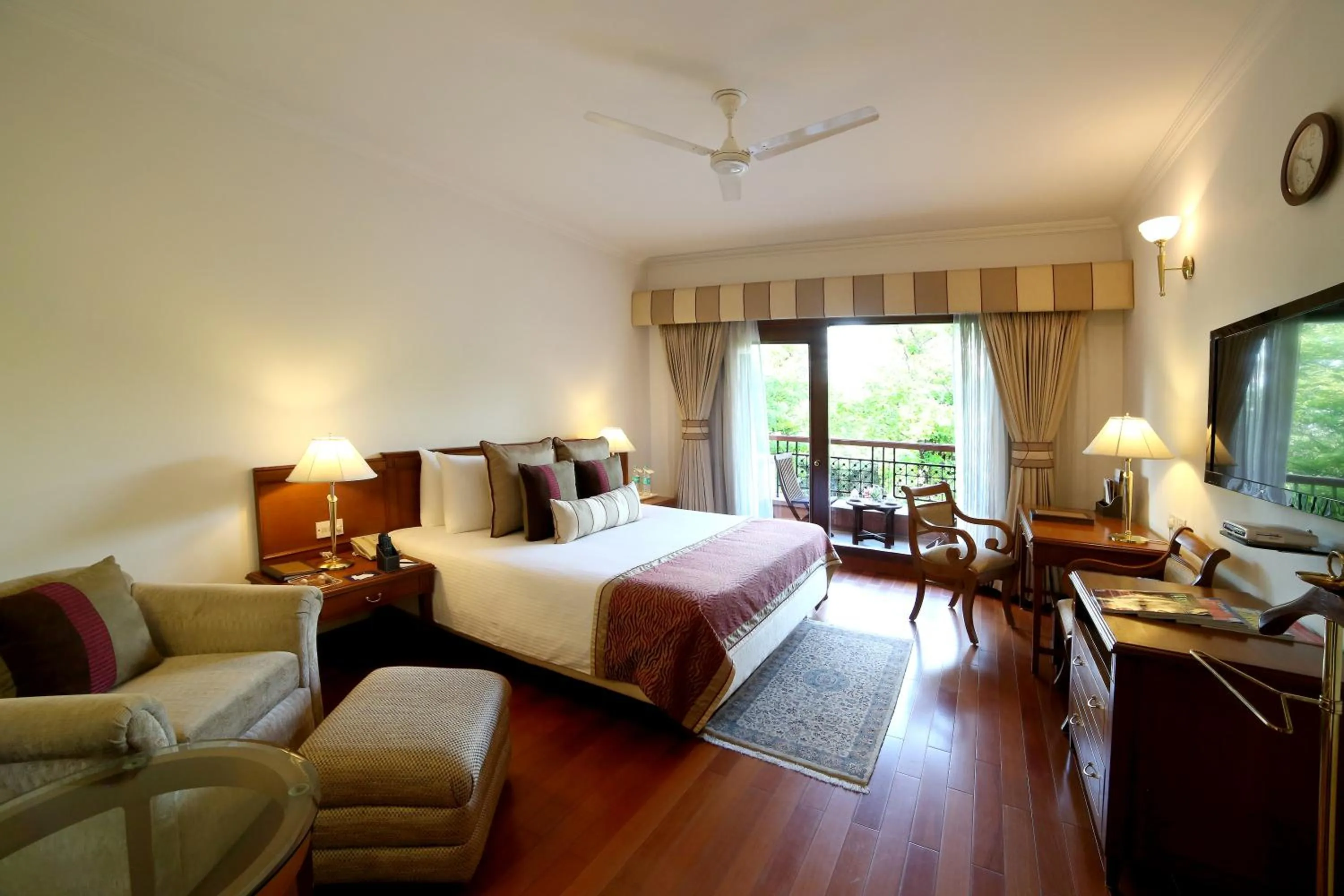 Day, Bed in Jaypee Palace Hotel