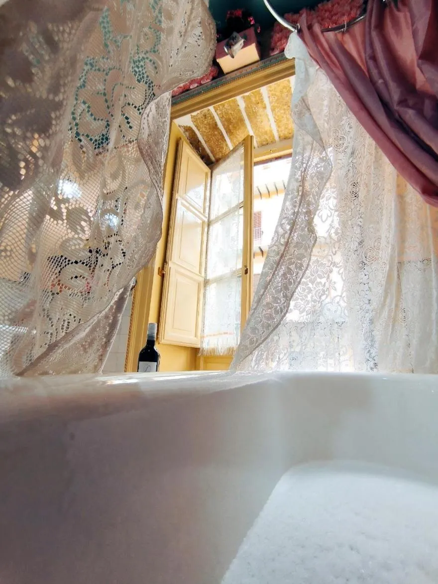 Bathroom in Vittorio Emanuele Rooms di Prinzi