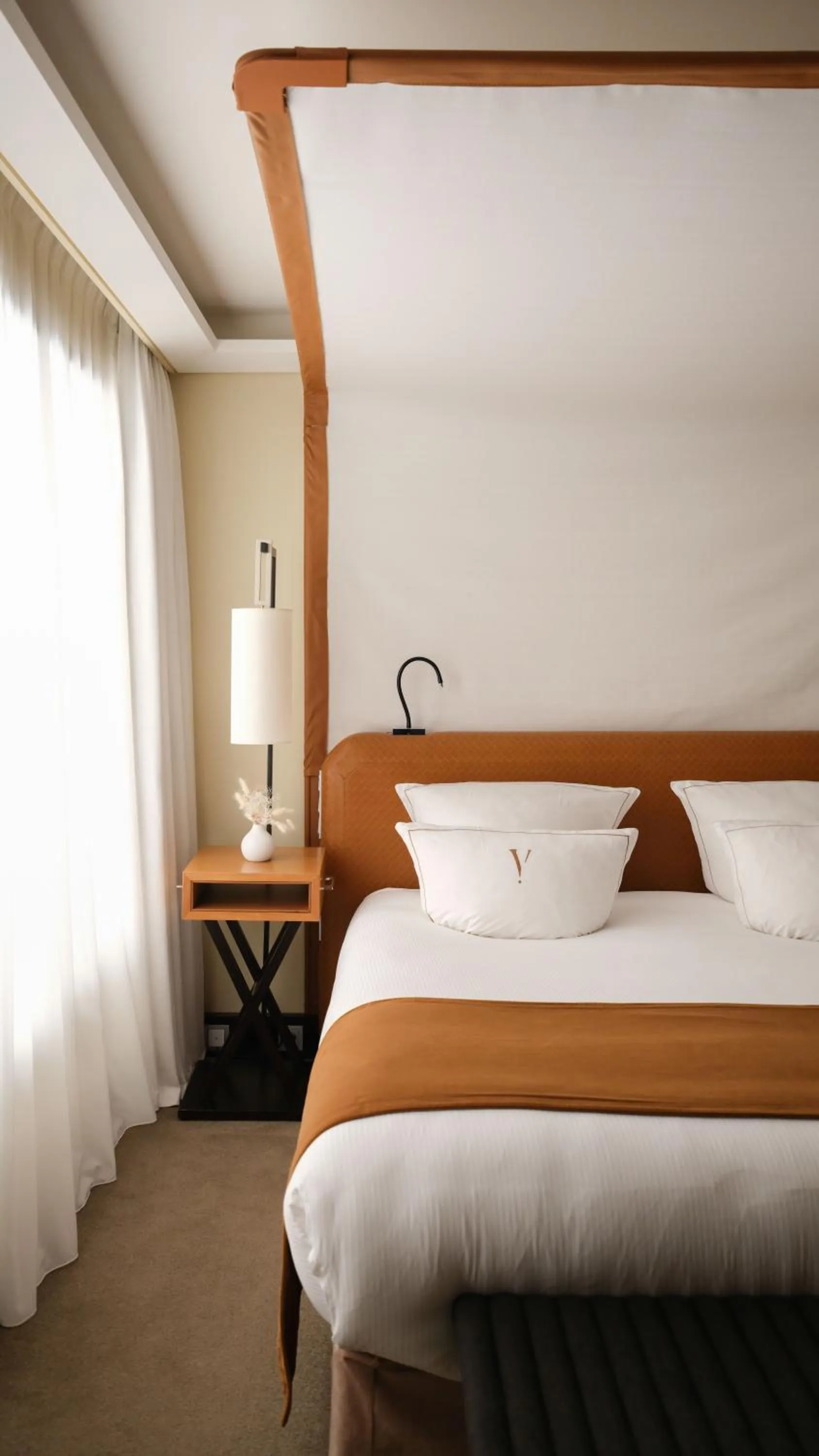 Bed in Five Seas by Inwood Hotels