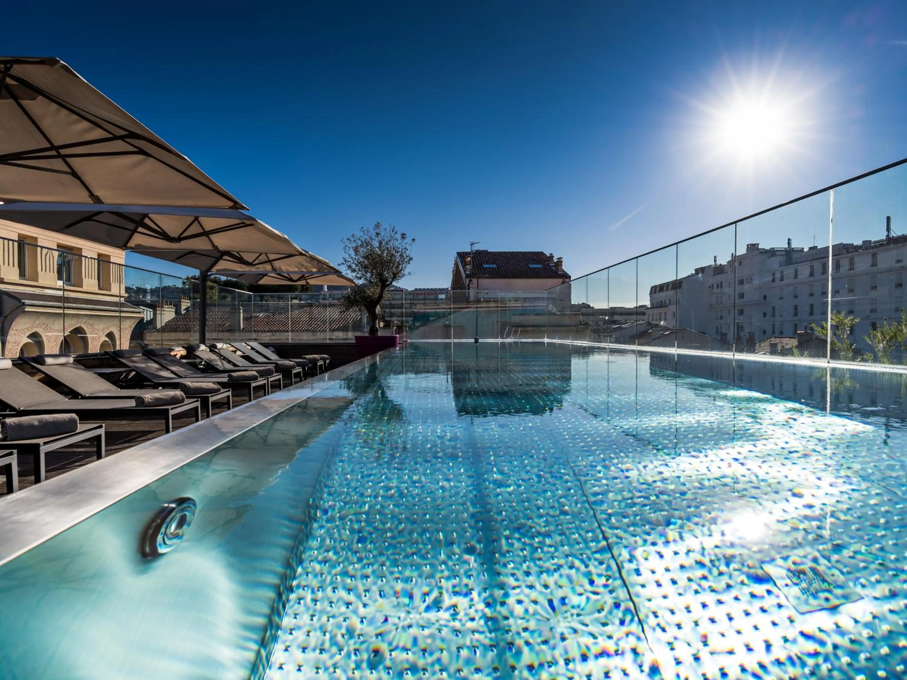 Swimming pool in Five Seas by Inwood Hotels