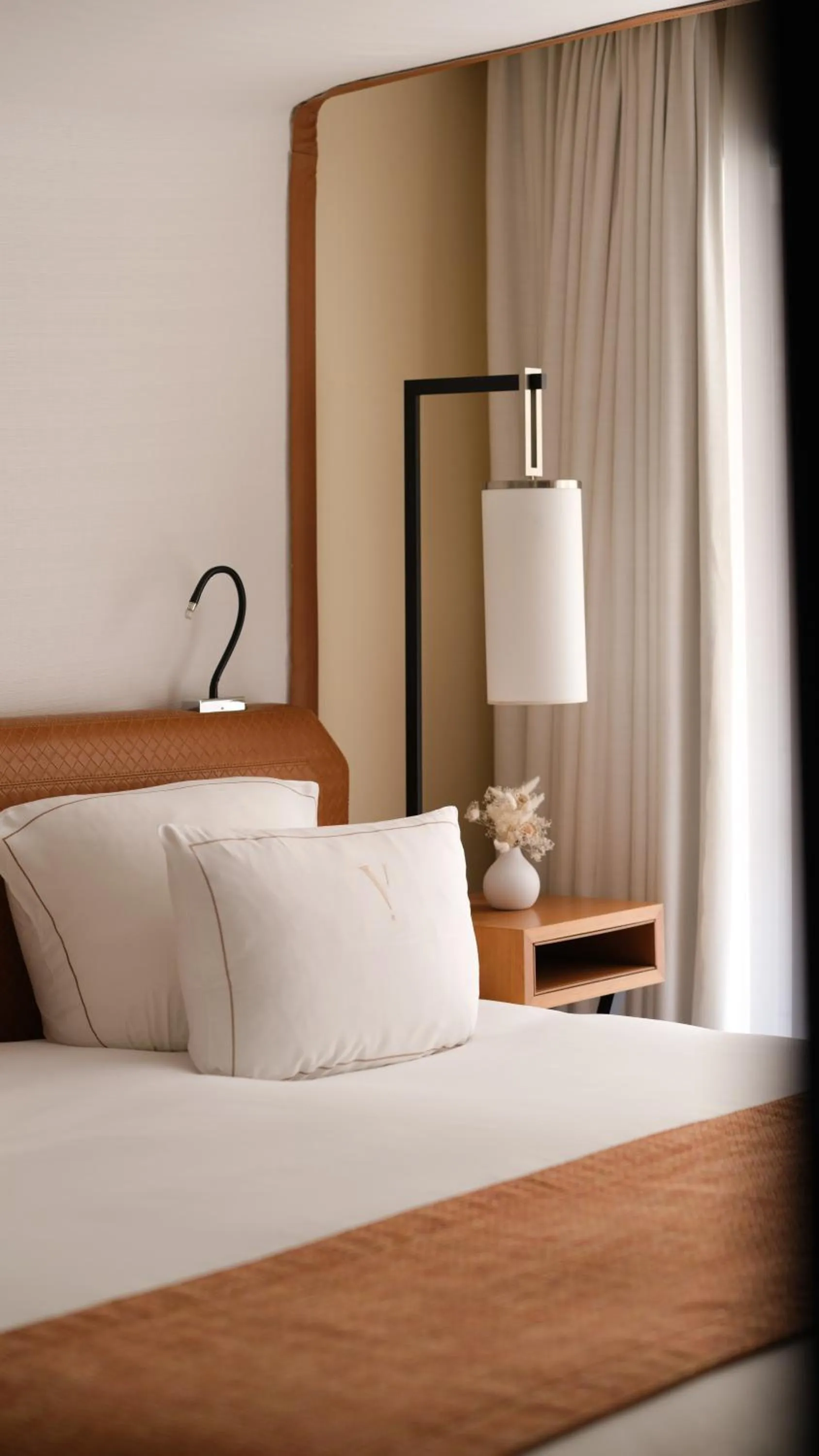 Bed in Five Seas by Inwood Hotels