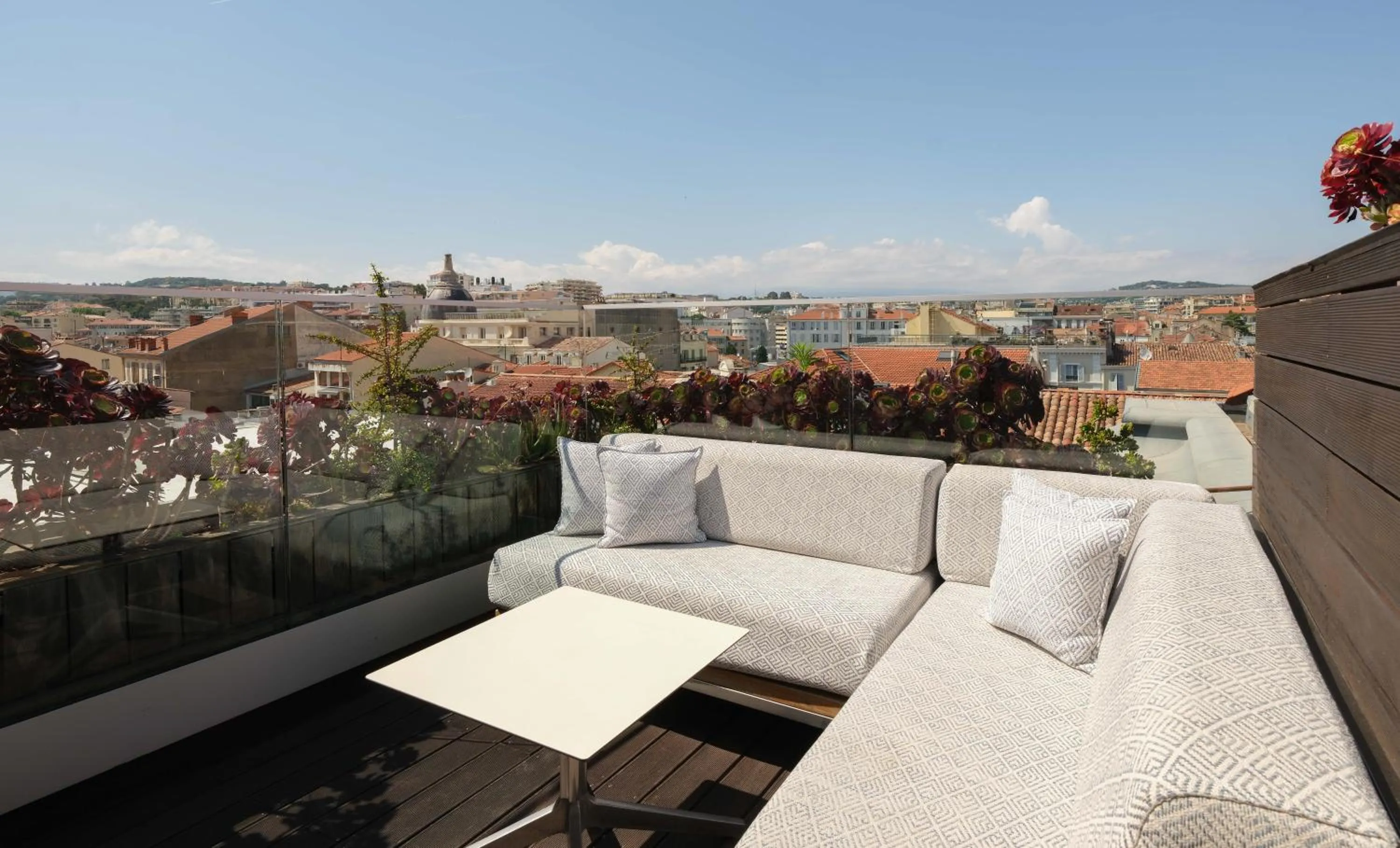 Balcony/Terrace in Five Seas by Inwood Hotels