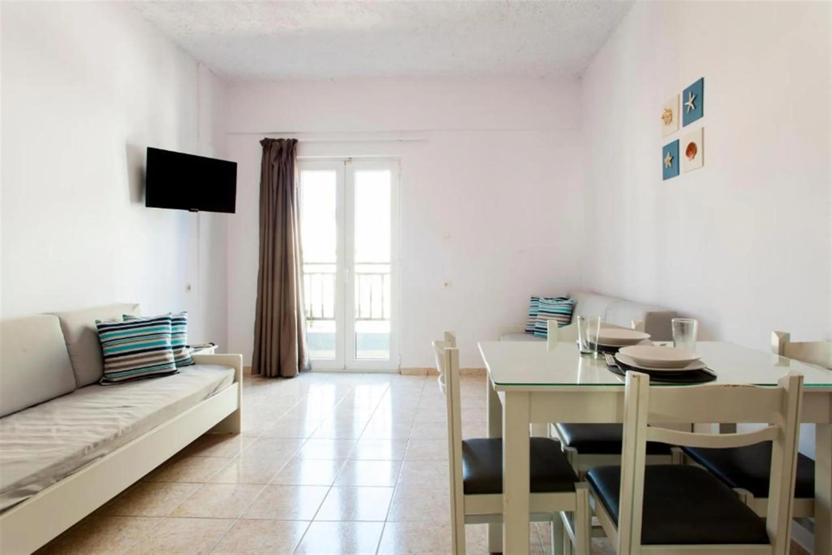 Living room in Elychryson