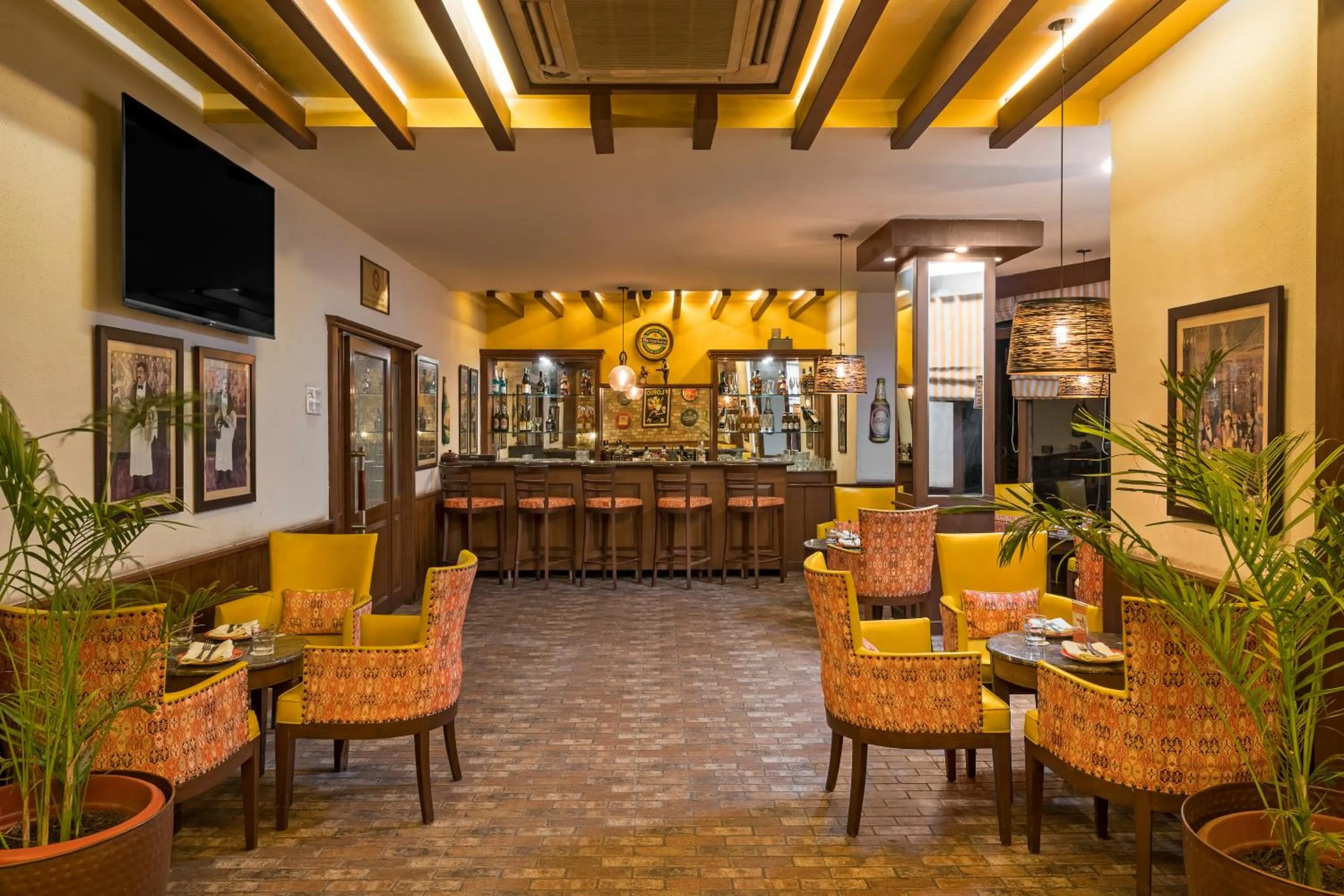 Lounge or bar in The Manor Kashipur by Leisure Hotels