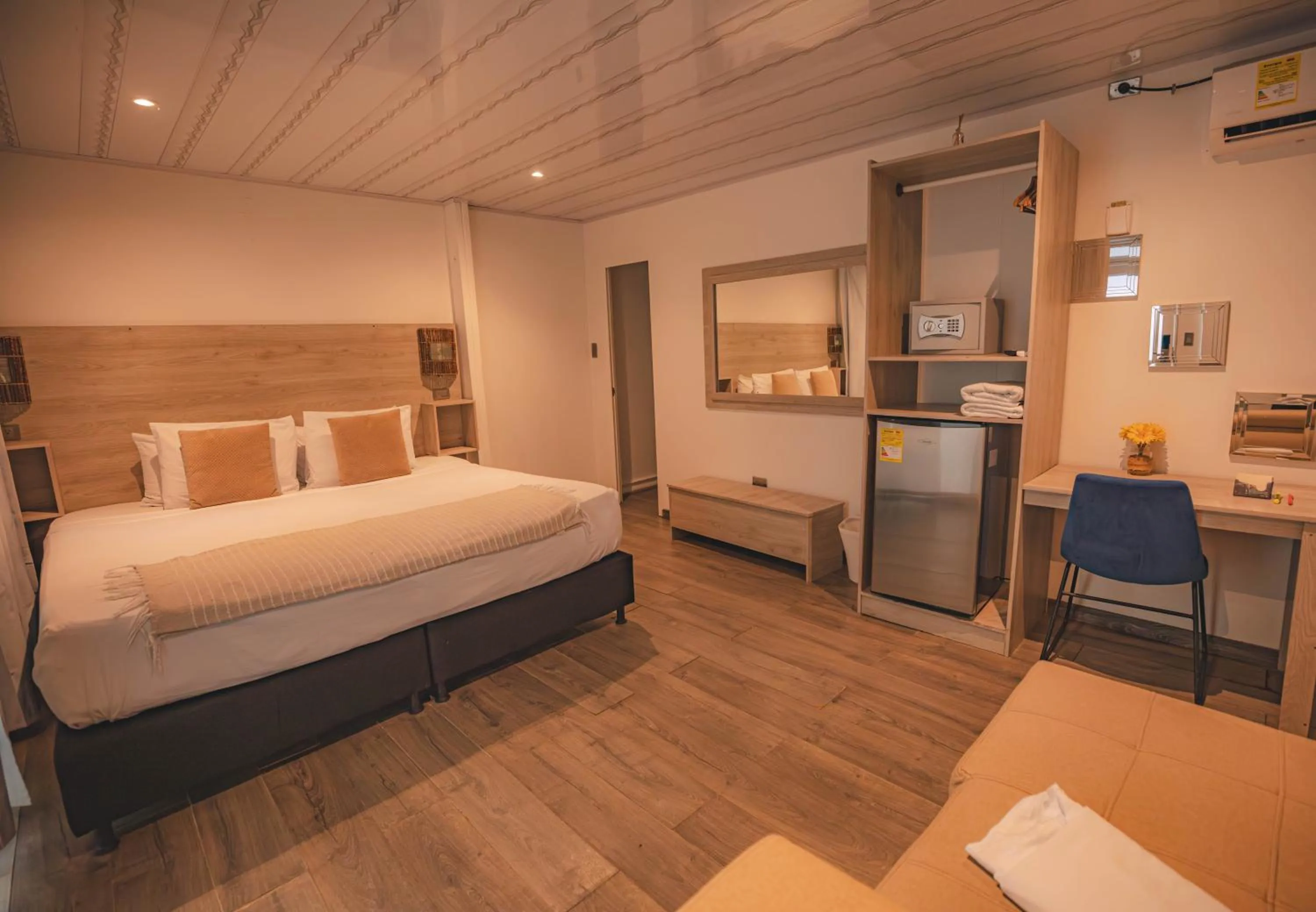 Photo of the whole room, Bed in Ataraxy Hotel Boutique