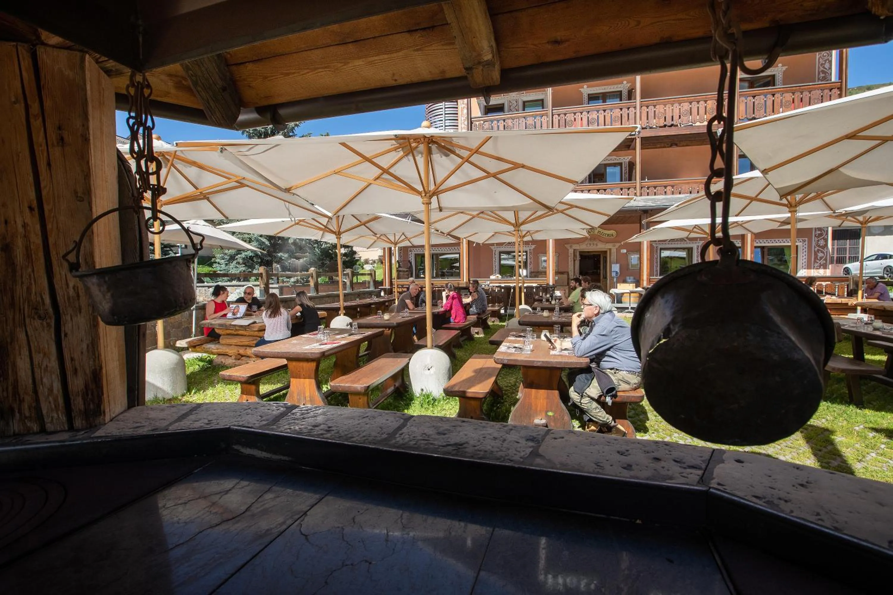 Restaurant/places to eat in Hotel Galli