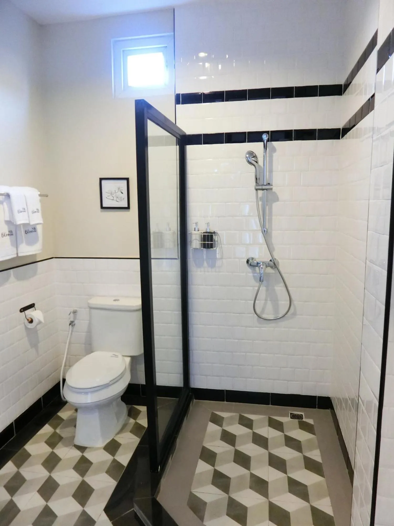 Shower in Bloom Boutique Hotel & Cafe