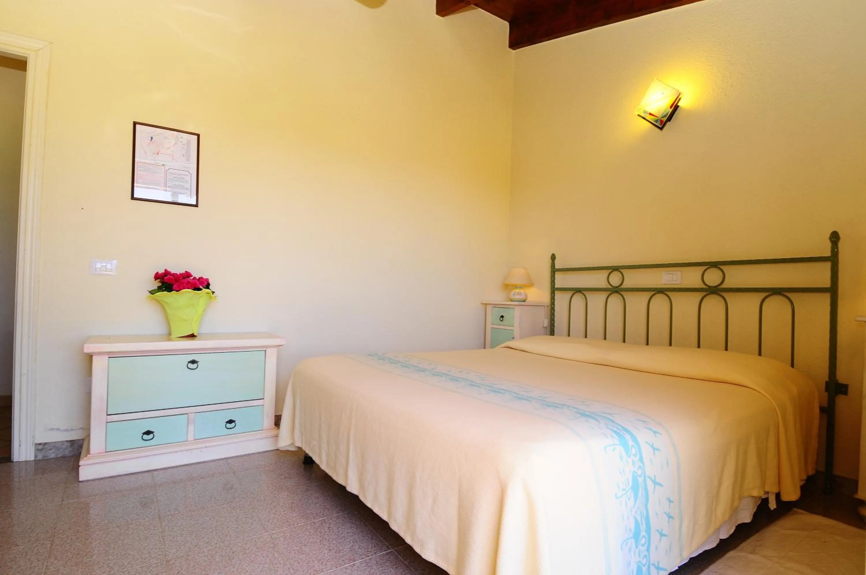 Photo of the whole room, Bed in Hotel L'Esagono