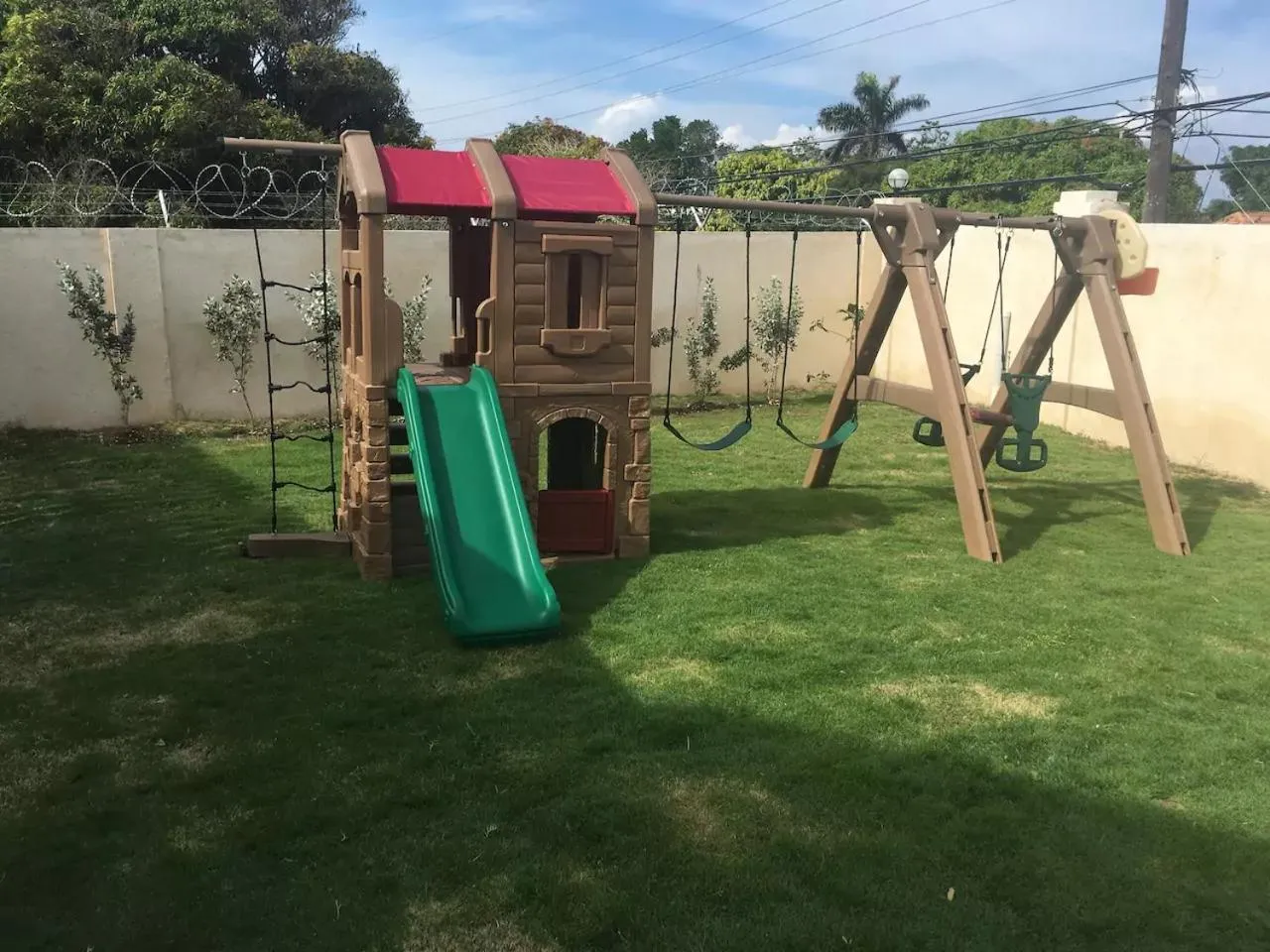 Property building in Luxury 2BR Home facing Beach w/Pool Montego Bay #3