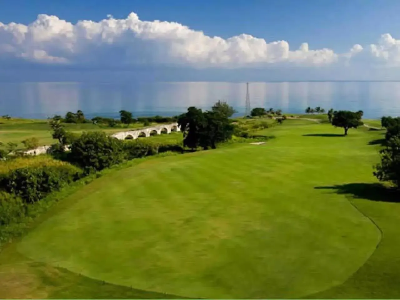Golfcourse in Family Complex beside Beach w/Pool Montego Bay #1
