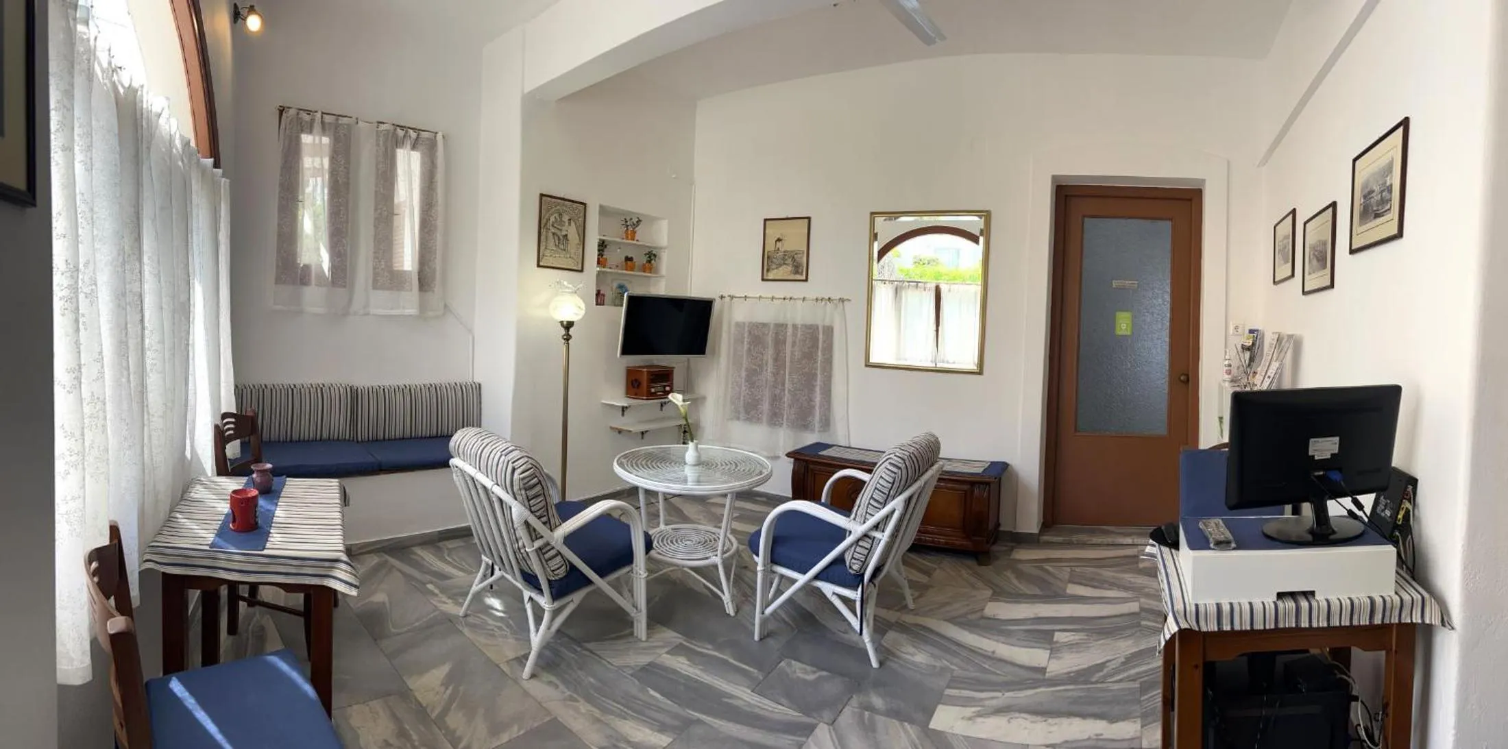 Lobby or reception in Marisa Rooms