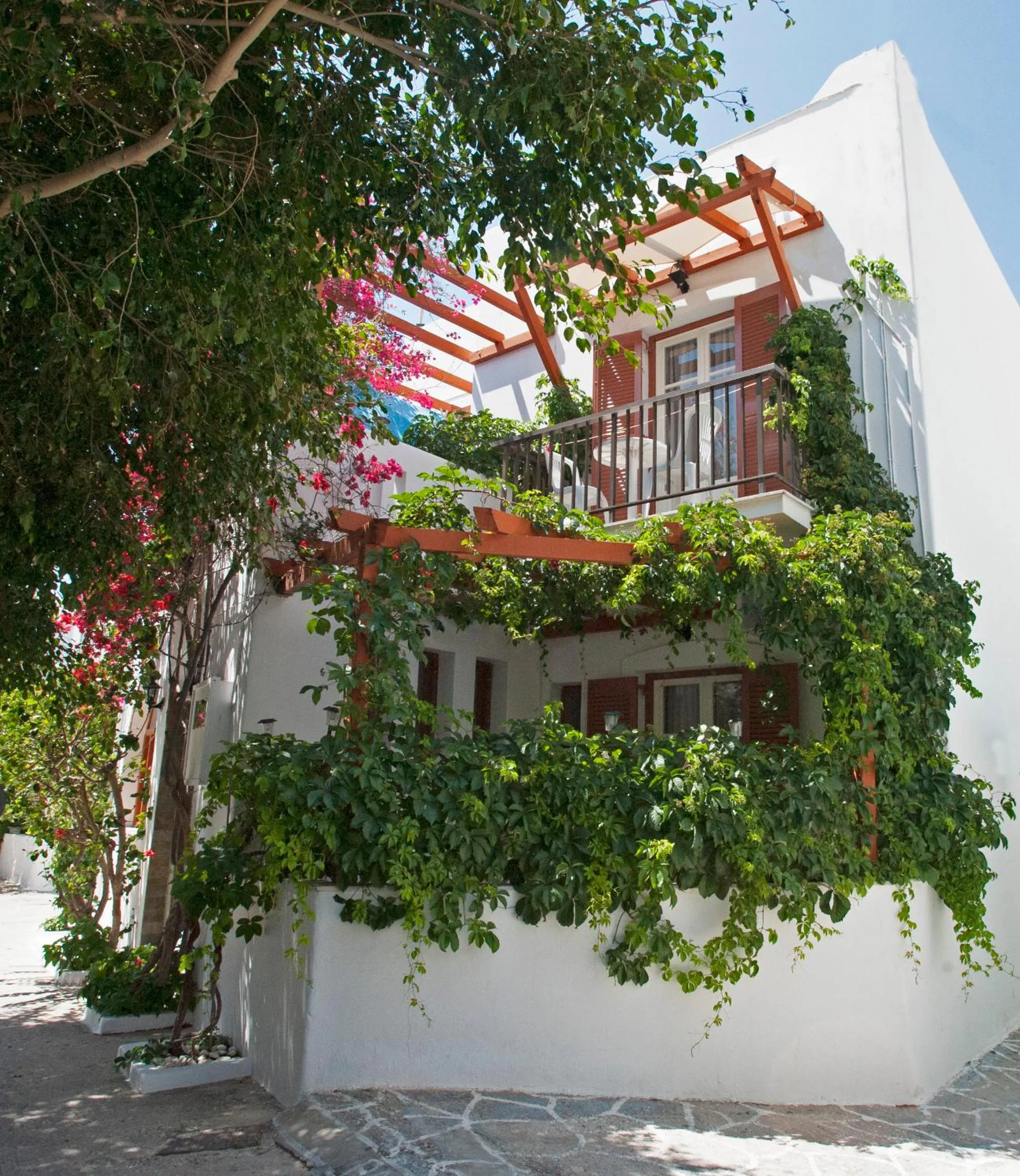 Property building in Marisa Rooms