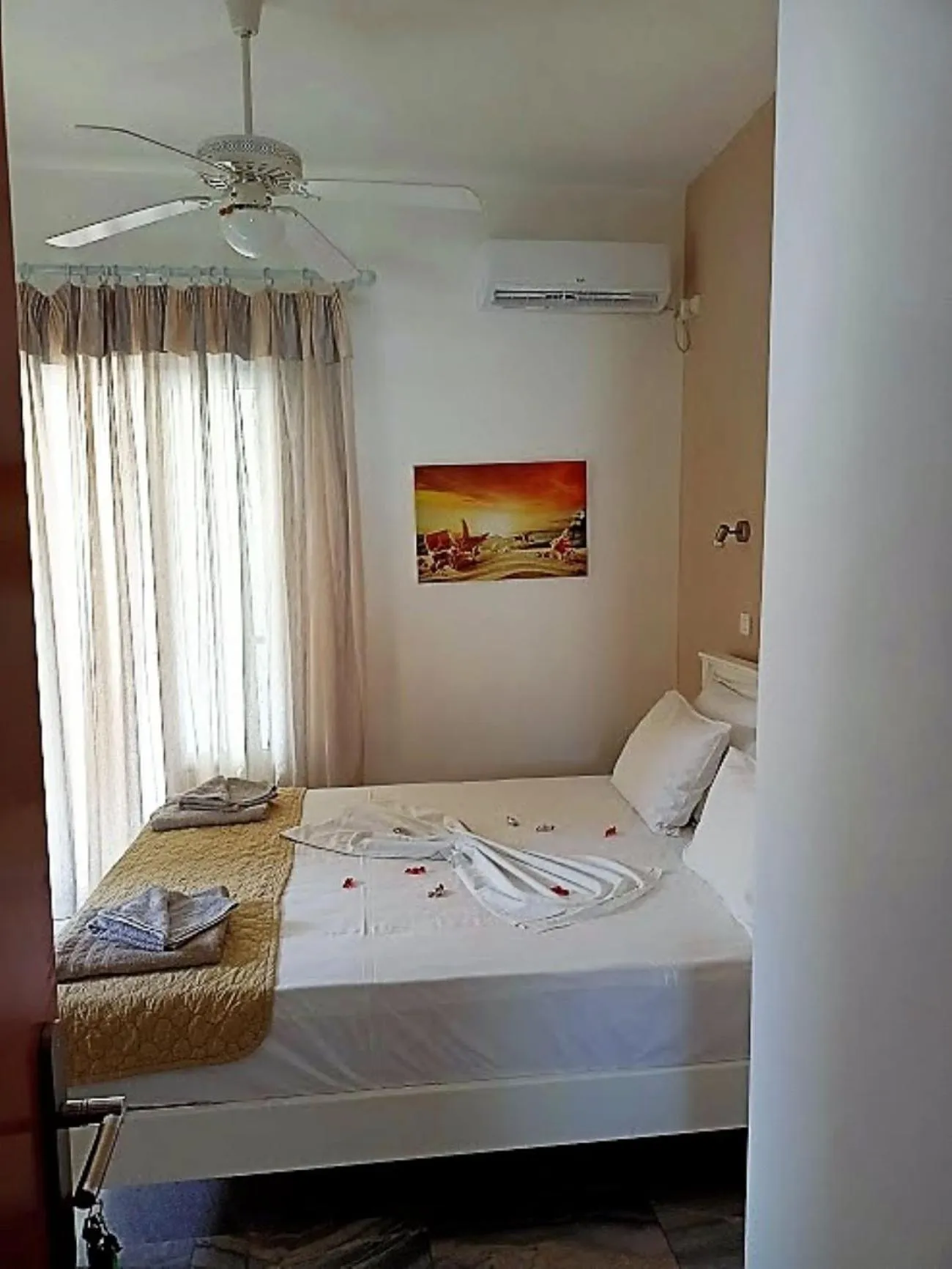 Bedroom in Marisa Rooms