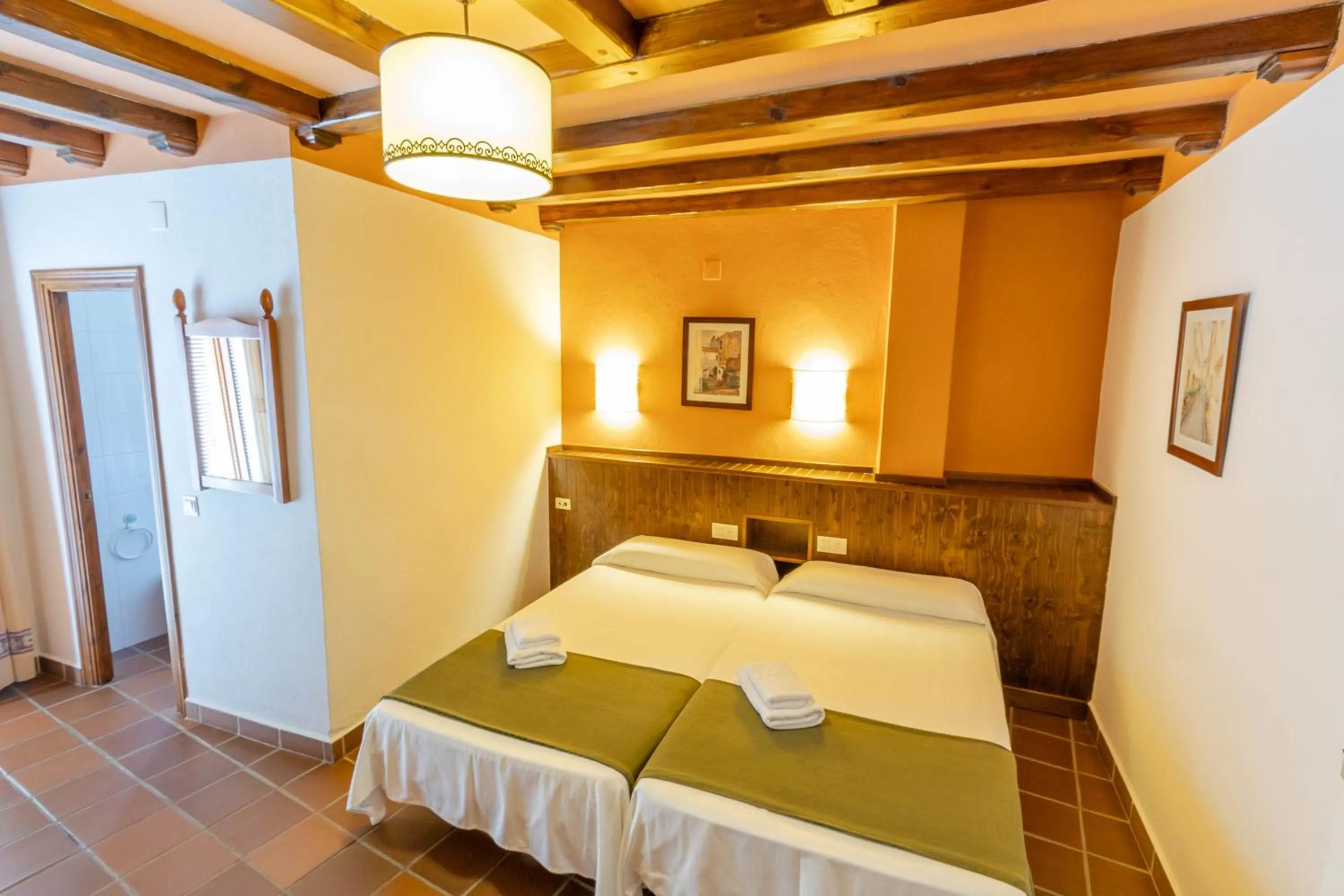 Bed in Hotel La Fragua I