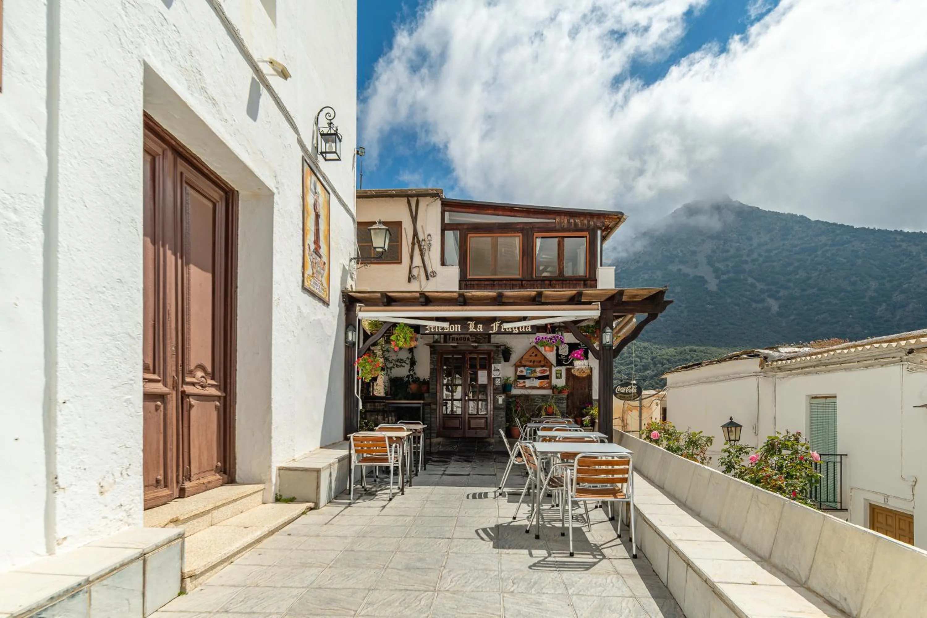 Restaurant/places to eat in Hotel La Fragua I