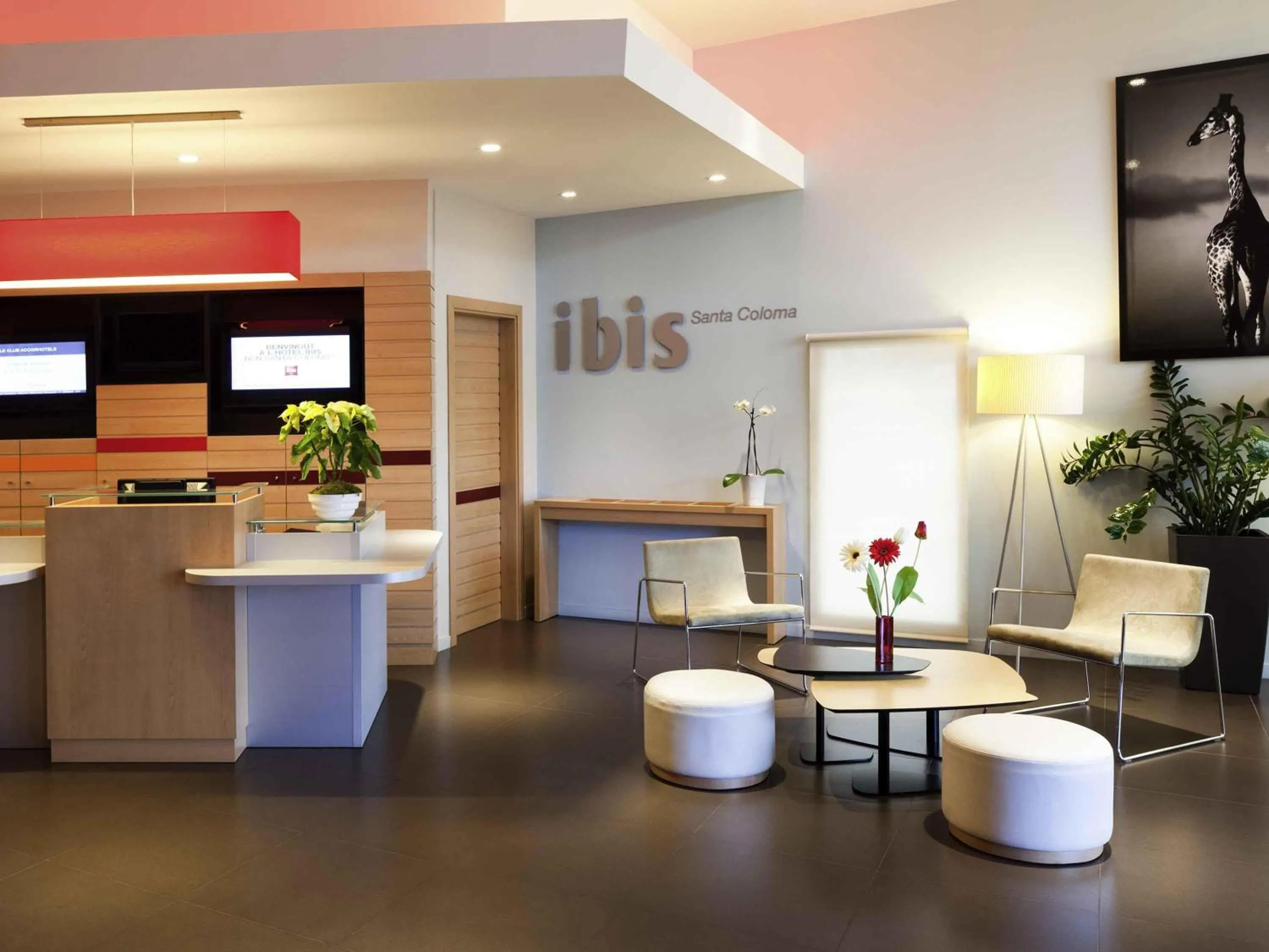 Property building in Ibis Barcelona Santa Coloma