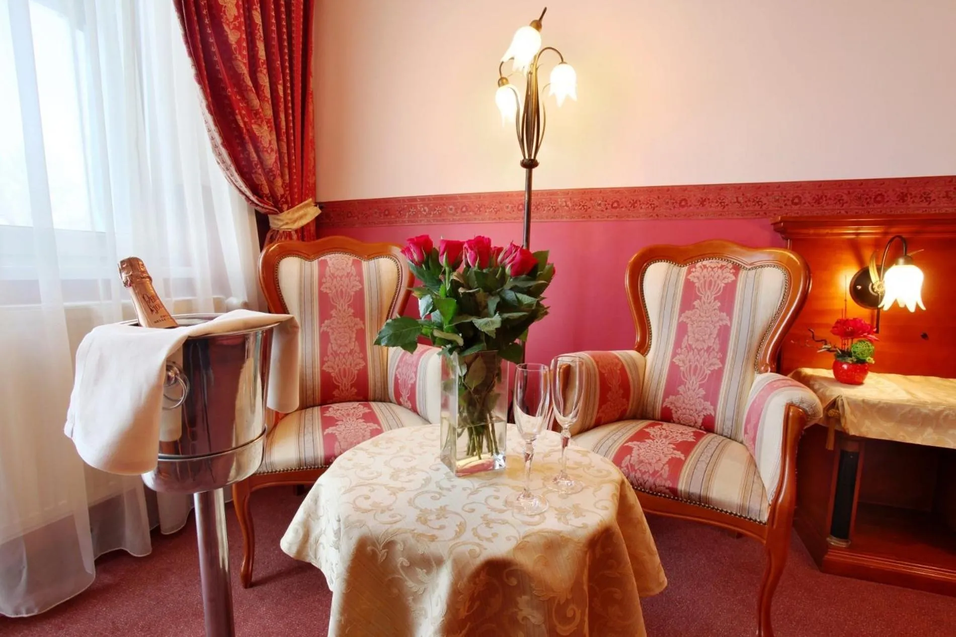 Living room in Grand Boutique Hotel