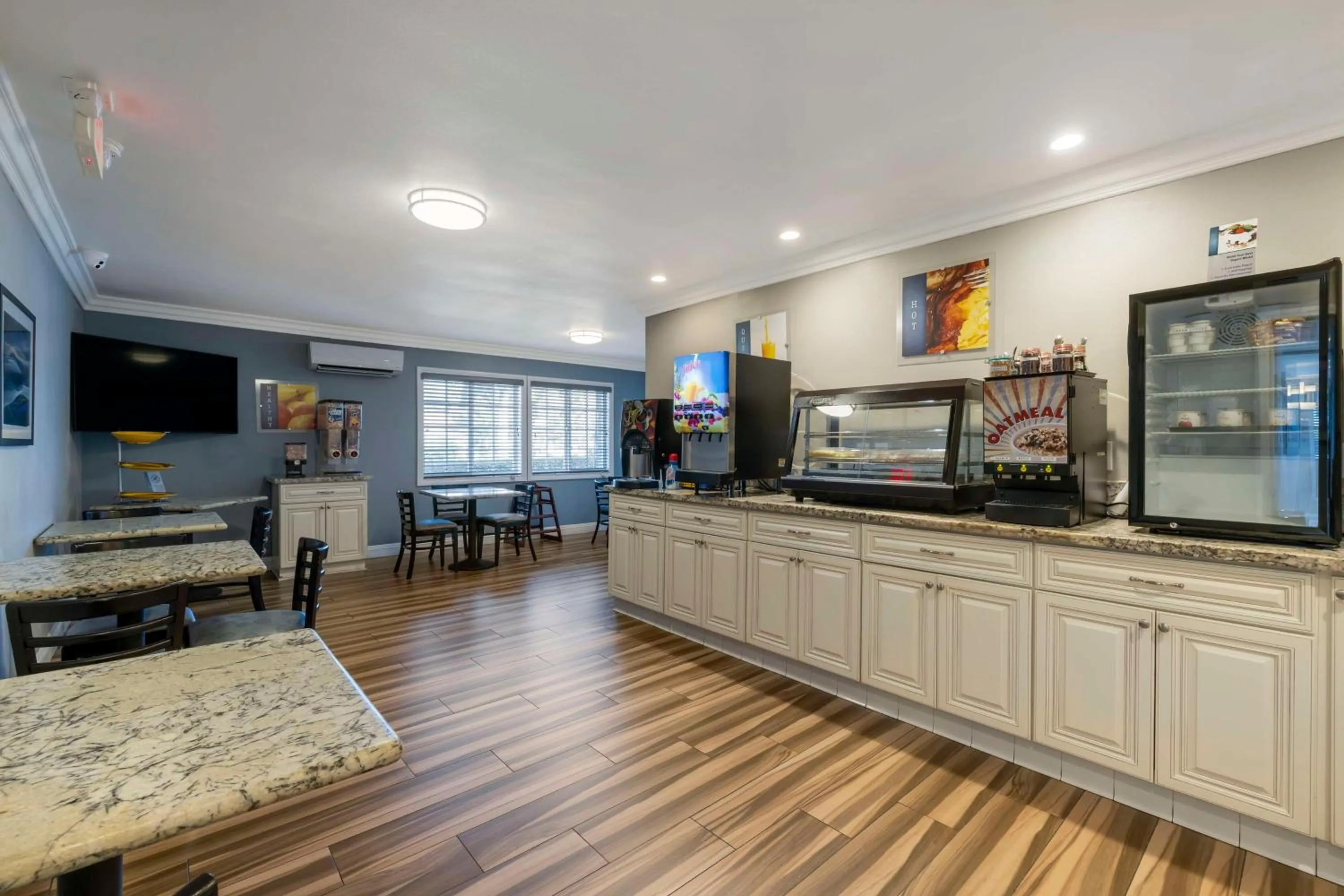 Breakfast in Best Western Orange Plaza