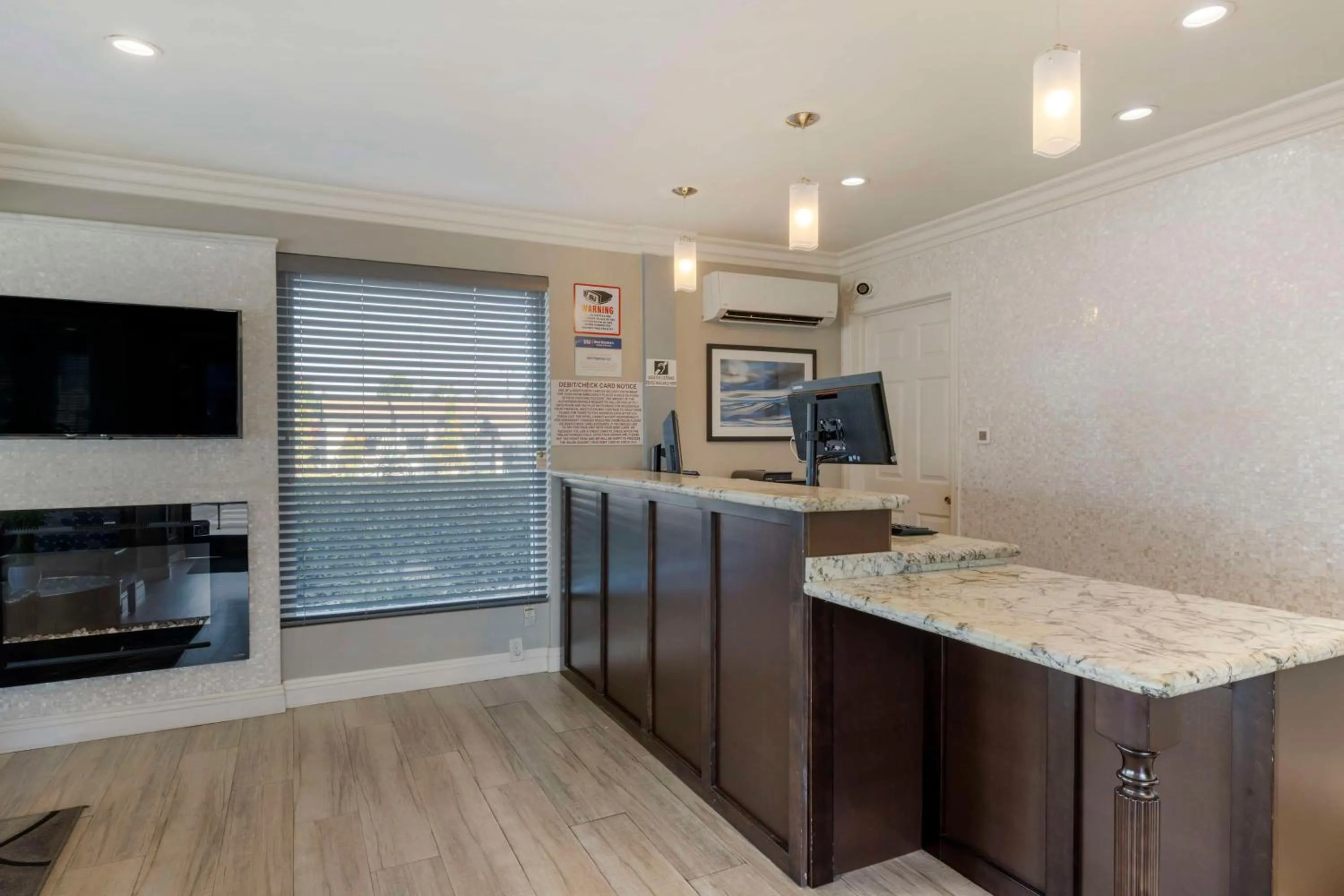 Lobby or reception in Best Western Orange Plaza