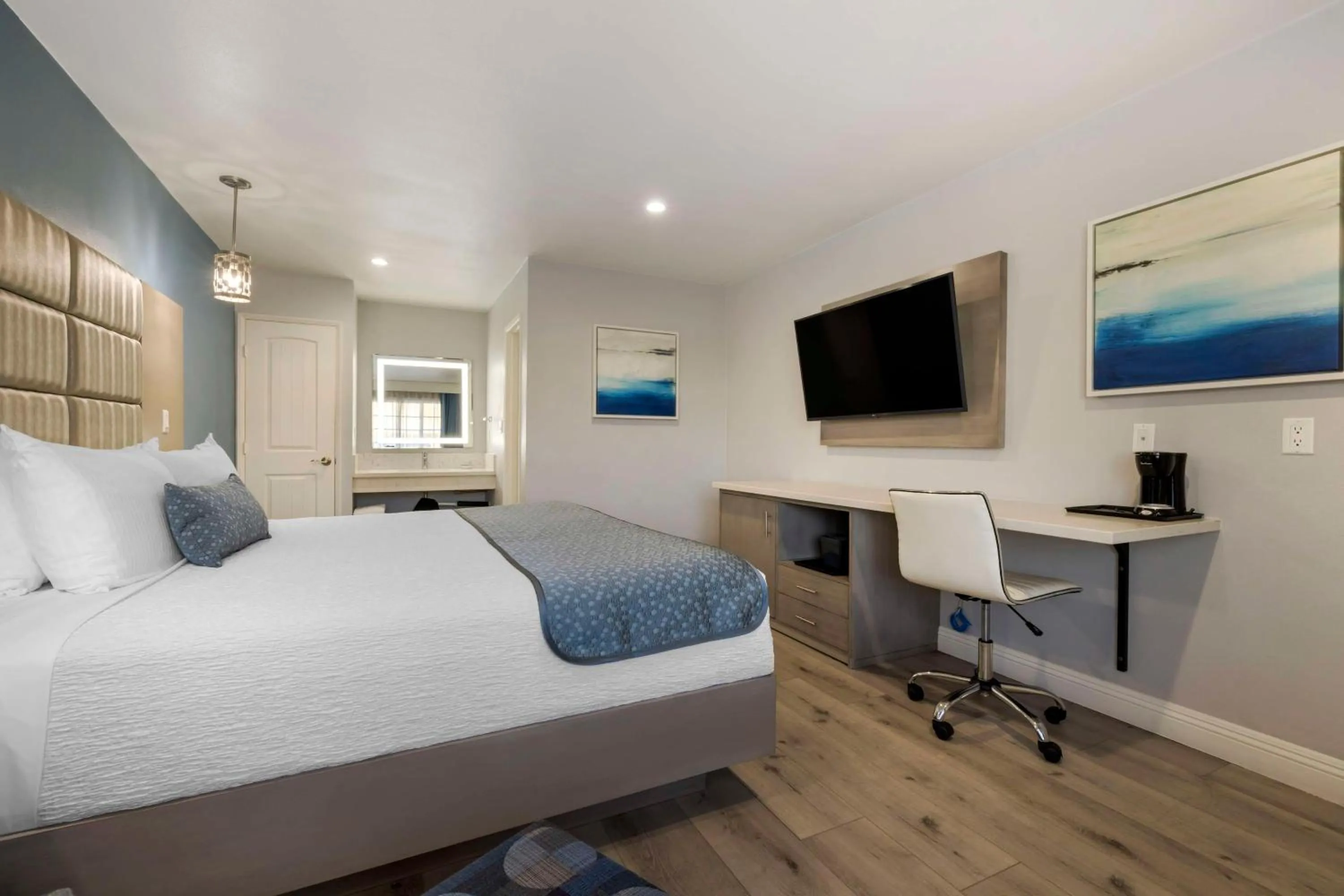 Bedroom, Bed in Best Western Orange Plaza