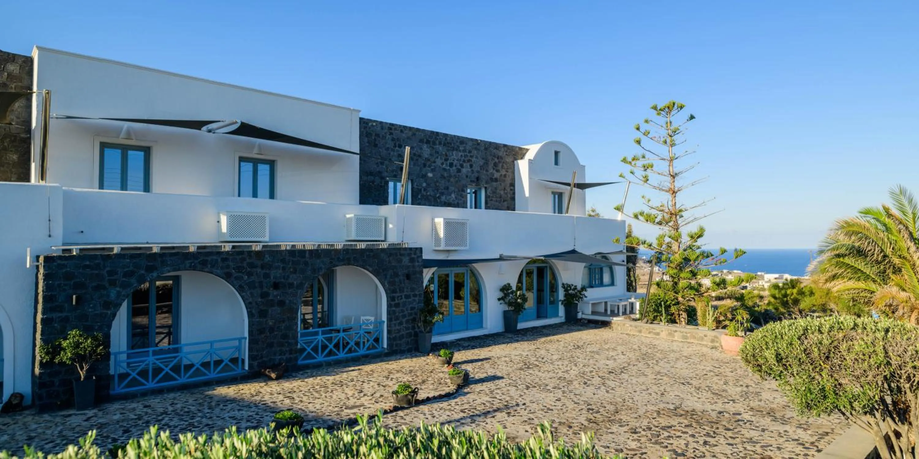 Property building in Caldera Romantica Hotel