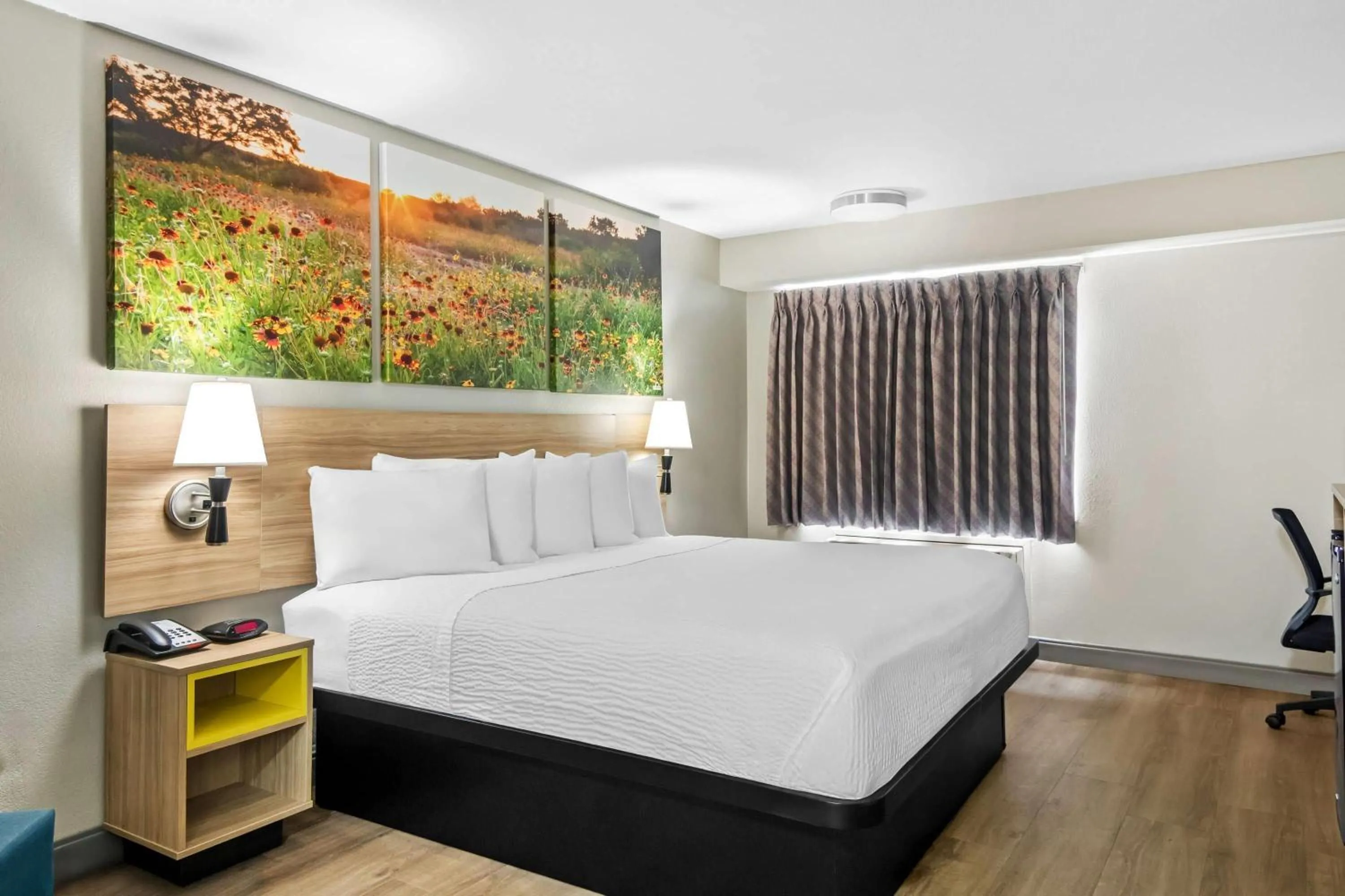 Bed in Days Inn & Suites by Wyndham DeSoto