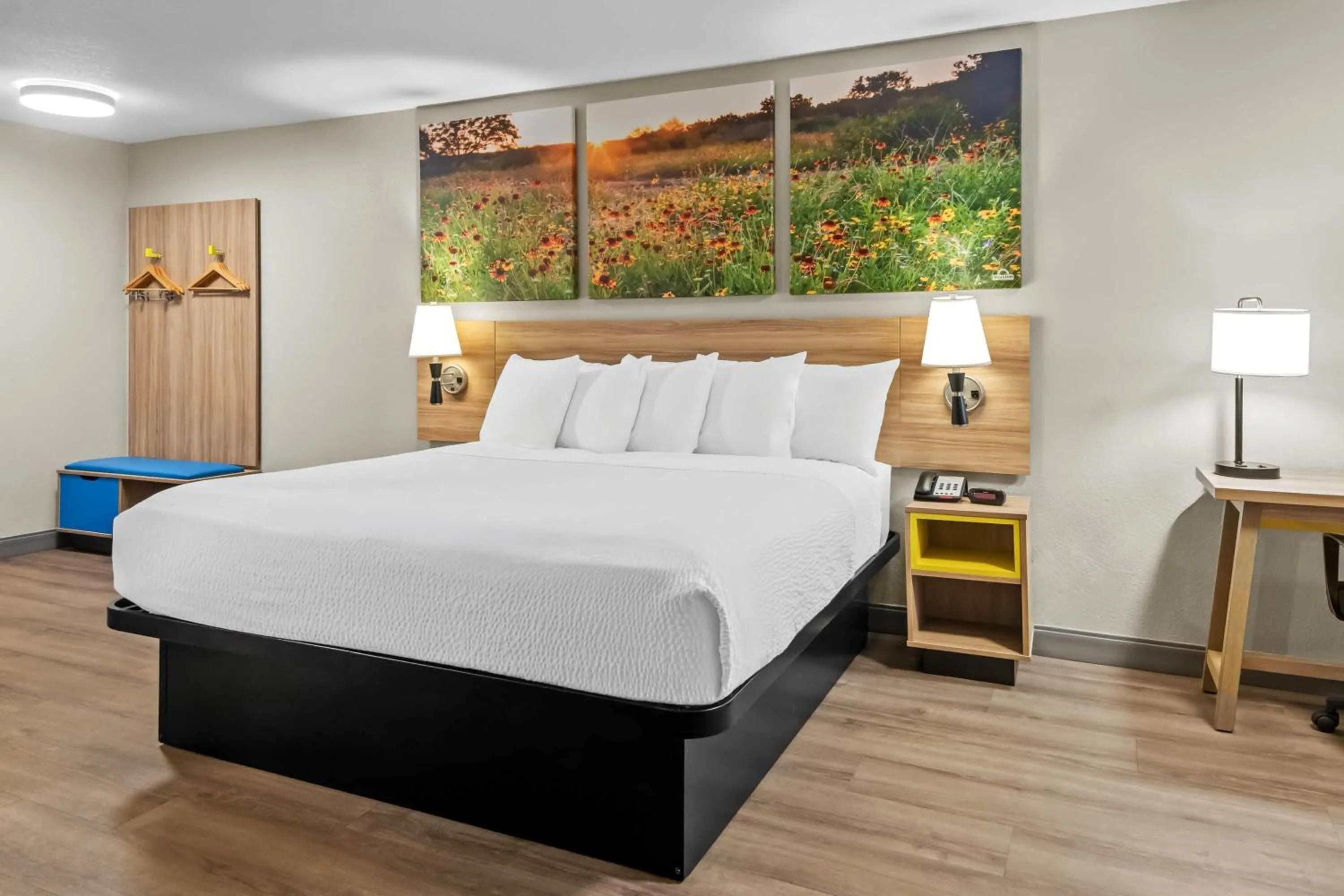 Photo of the whole room, Bed in Days Inn & Suites by Wyndham DeSoto