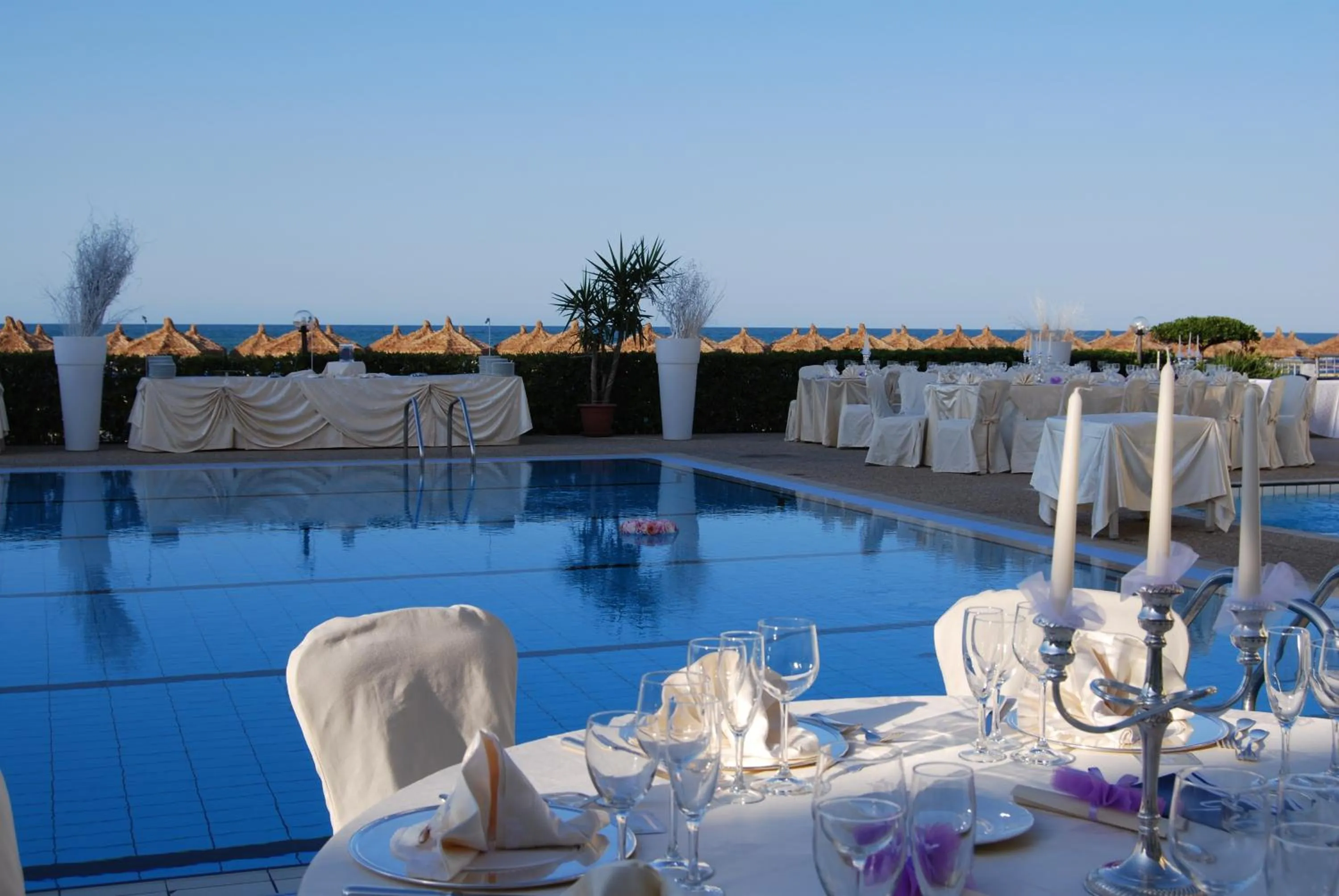 Swimming pool in Hotel Mara