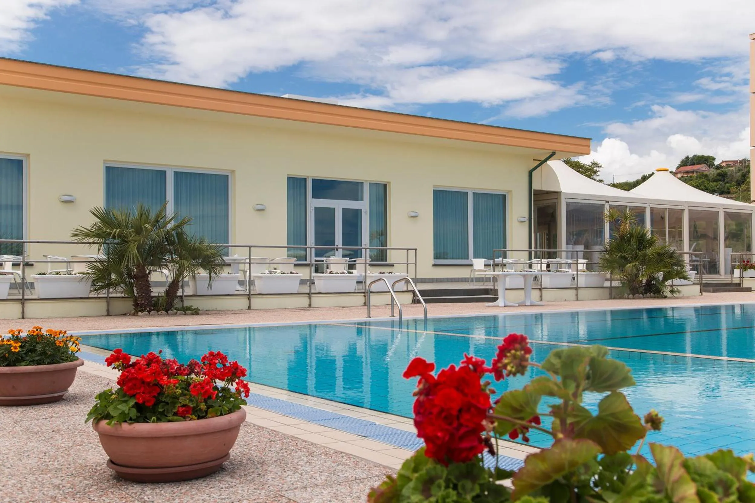 Swimming pool in Hotel Mara