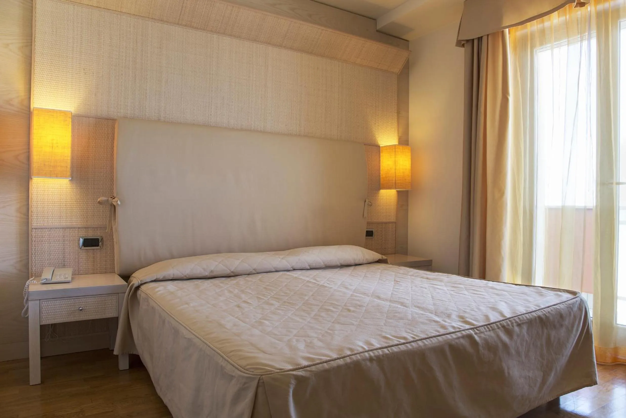 Day, Bed in Hotel Mara