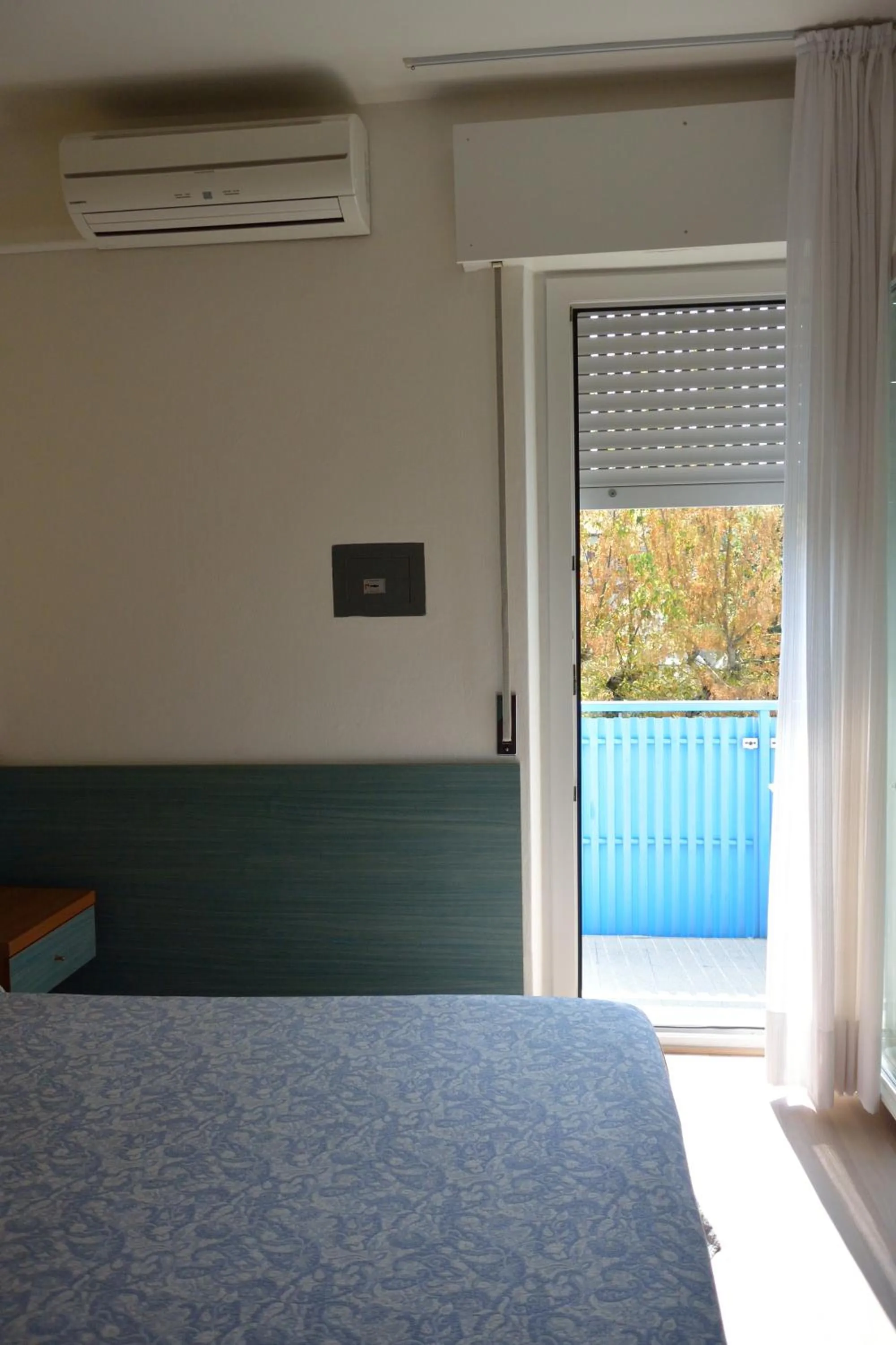 Day, Bed in Hotel Paris