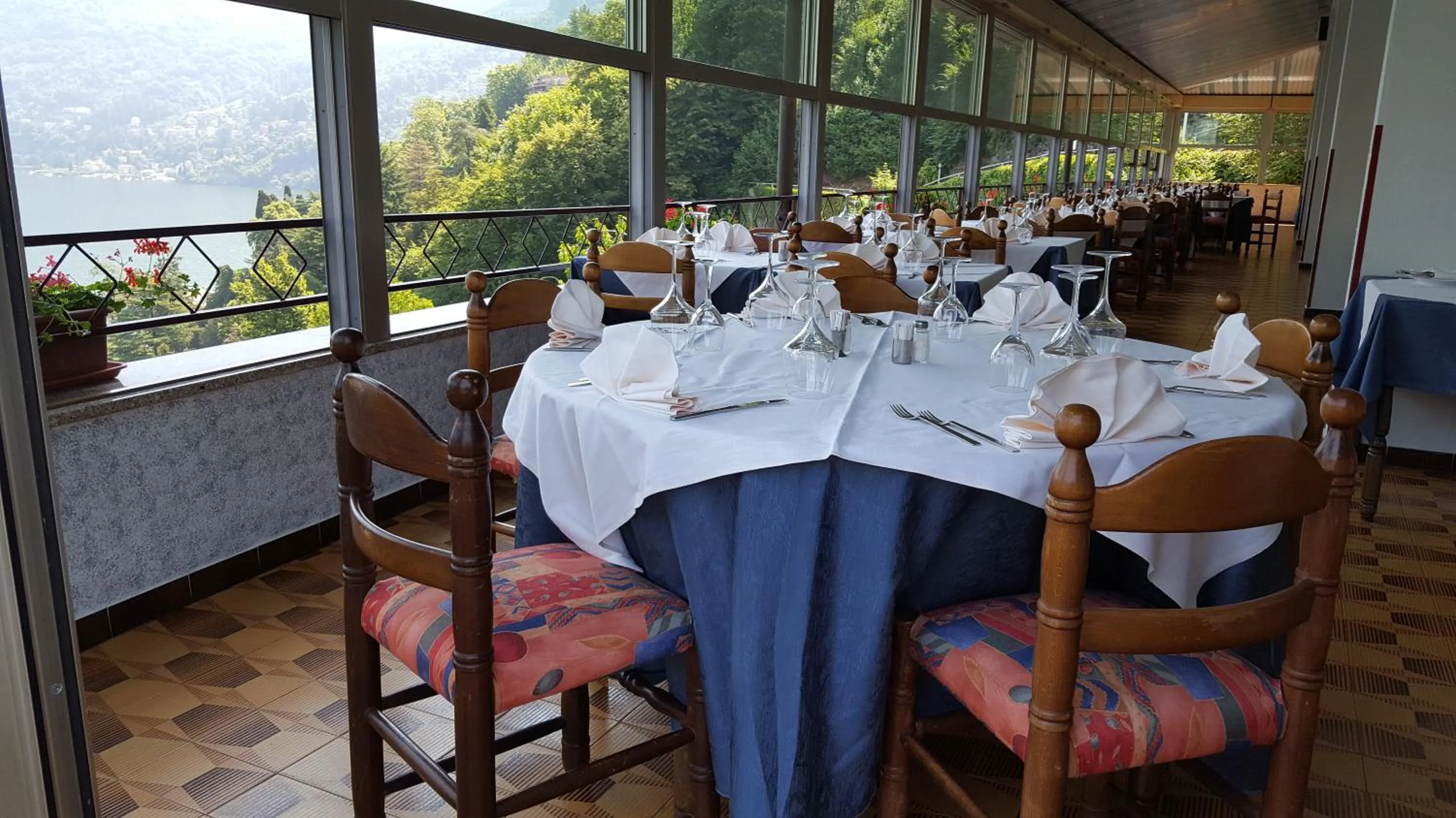 Restaurant/places to eat in Hotel Glavjc