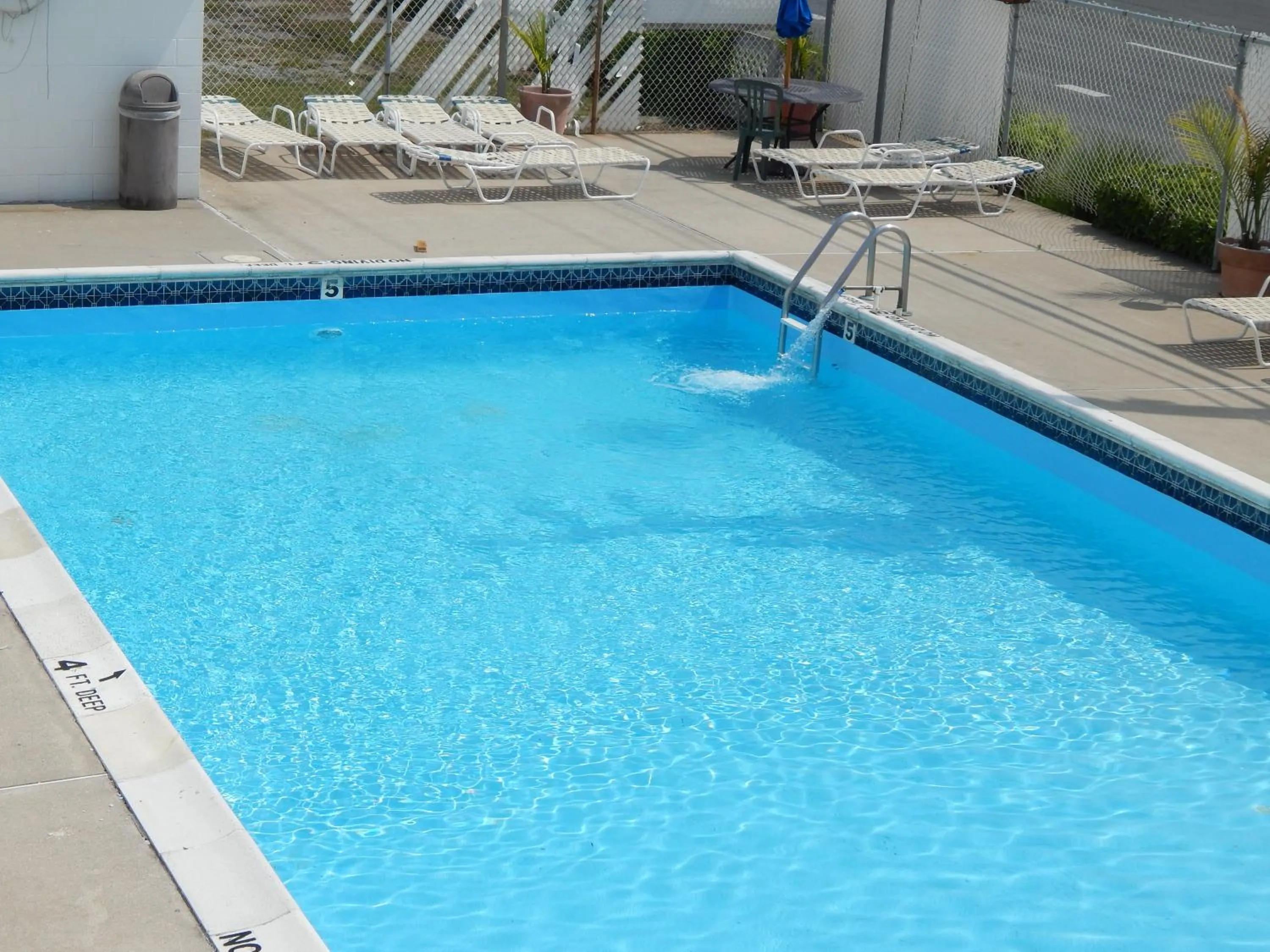 Swimming pool in Coastal Inn - Ocean City