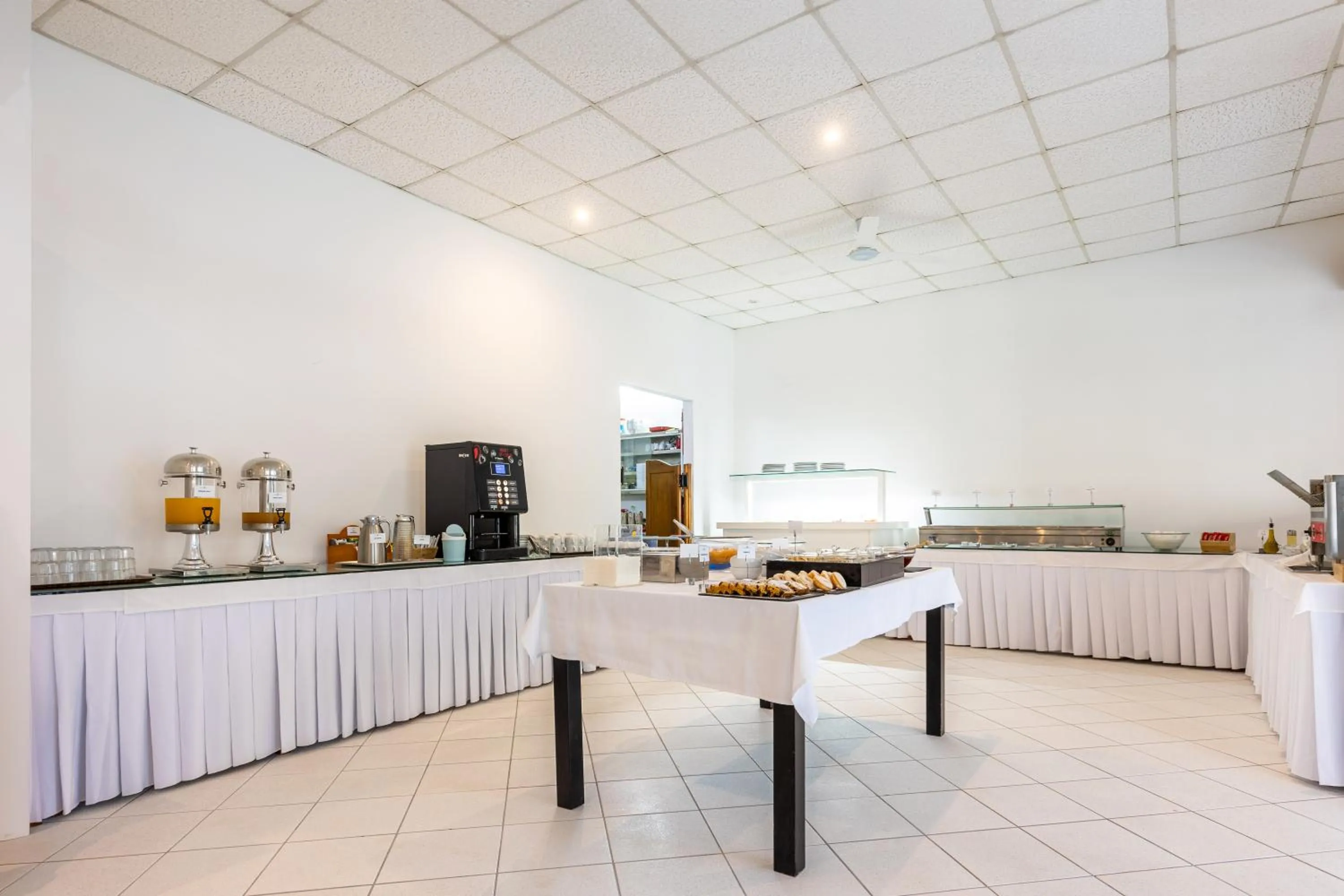 Restaurant/places to eat in Agrilia Hotel Adults Only