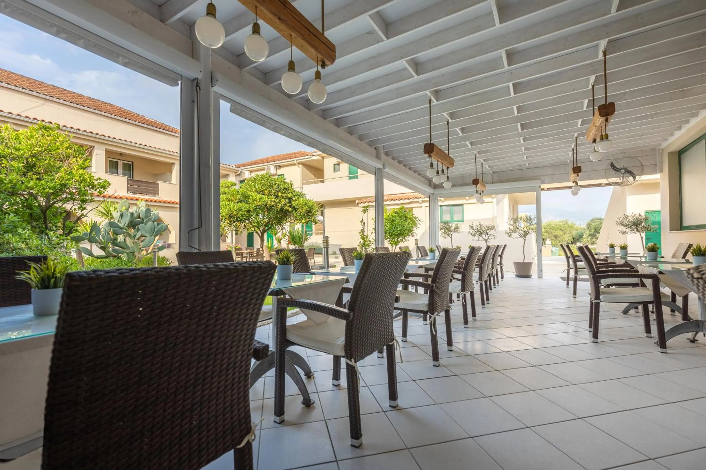 Restaurant/places to eat in Agrilia Hotel Adults Only