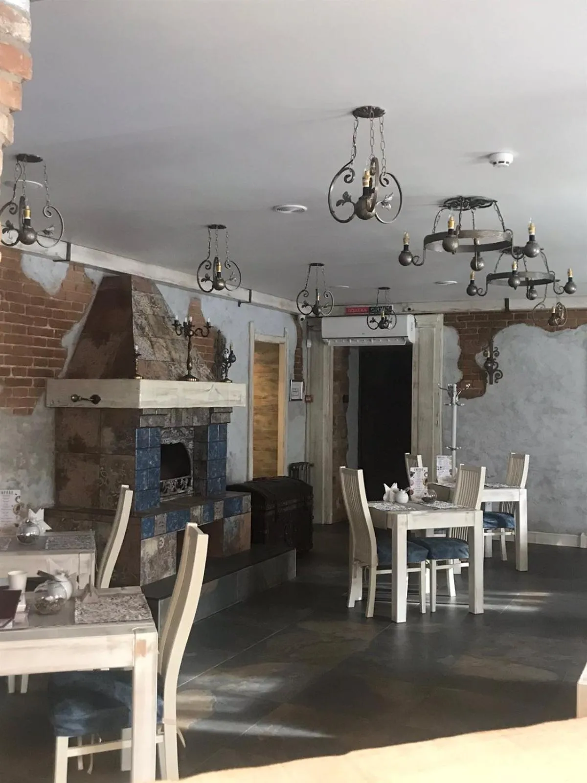 Restaurant/places to eat in Centralnyi hotel