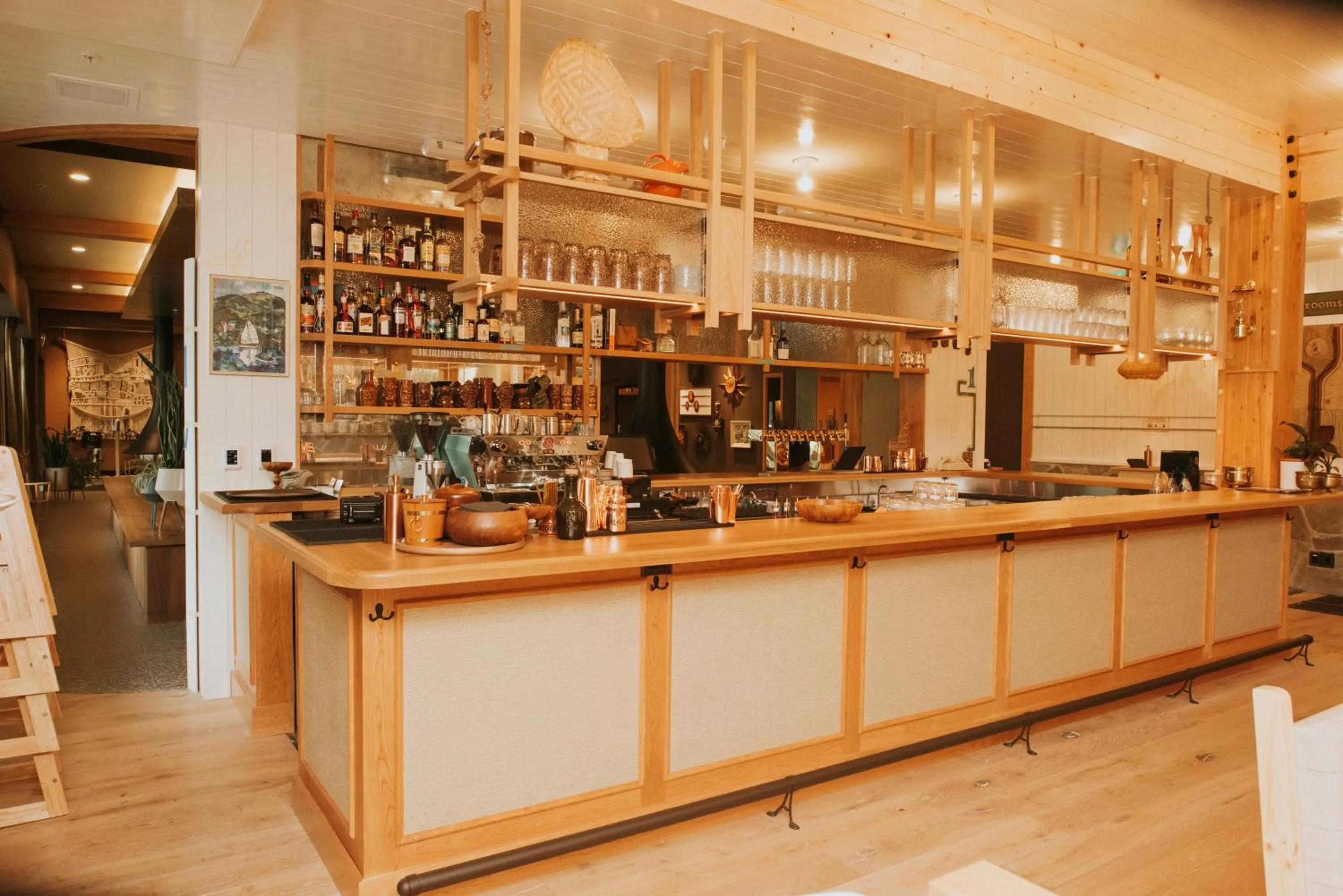 Lounge or bar in Hotel Zed Tofino