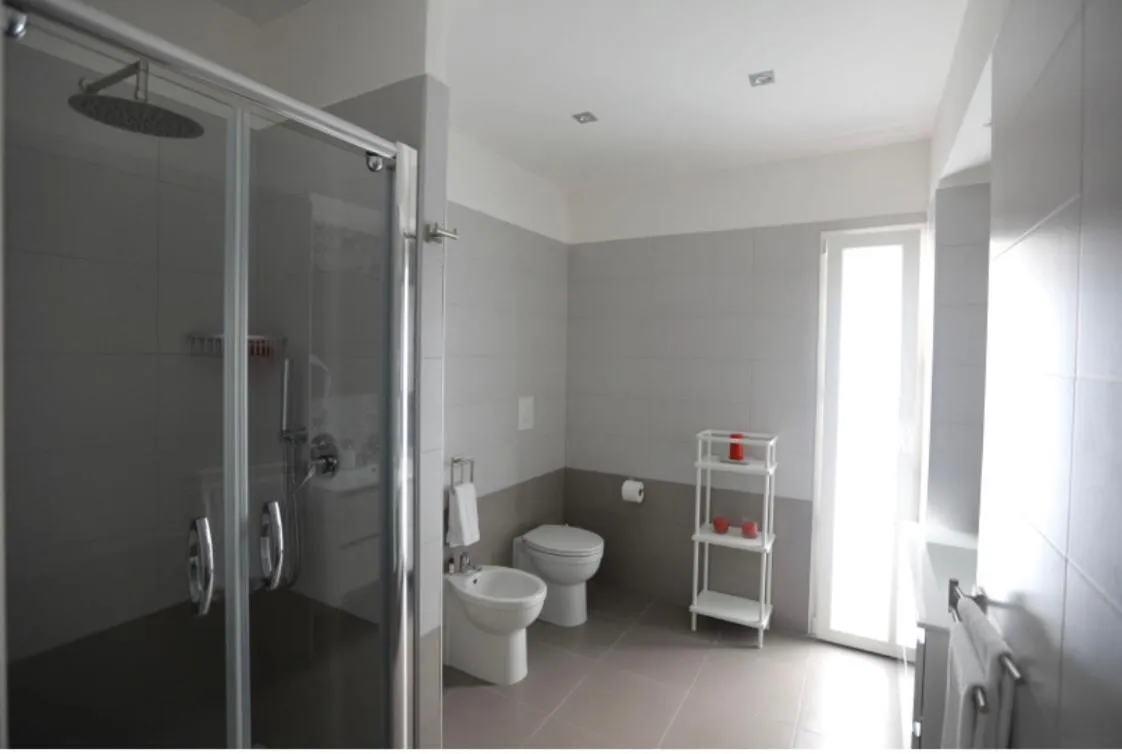 Bathroom in Chiaia Guest House