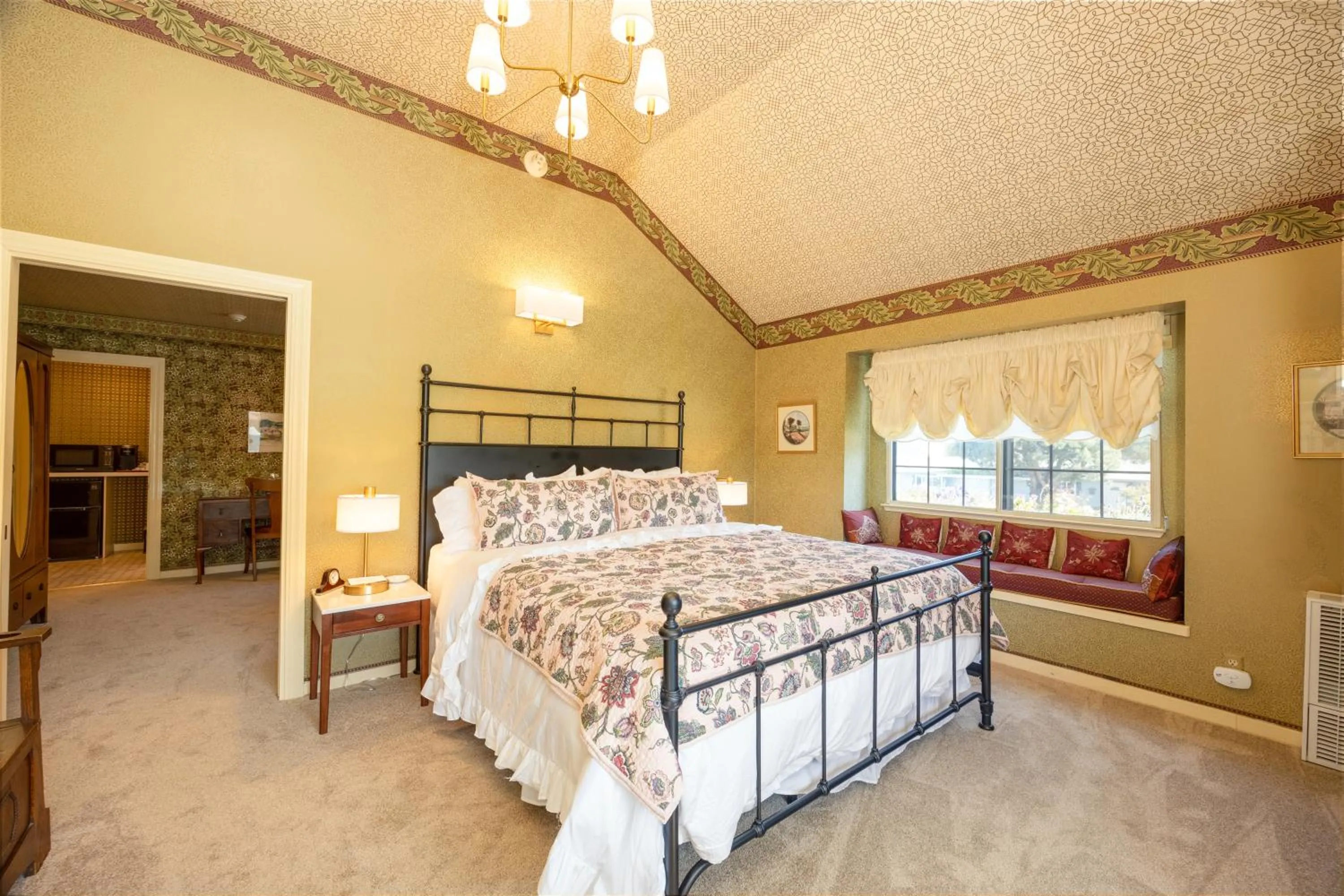 Bed in Mill Rose Inn