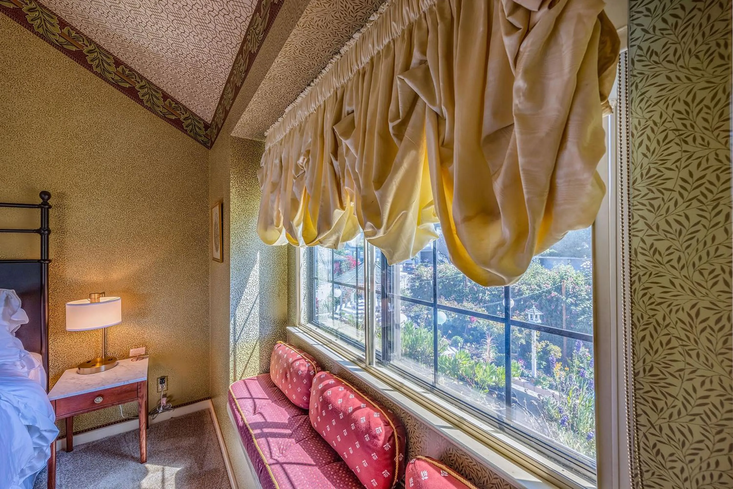 Bed in Mill Rose Inn