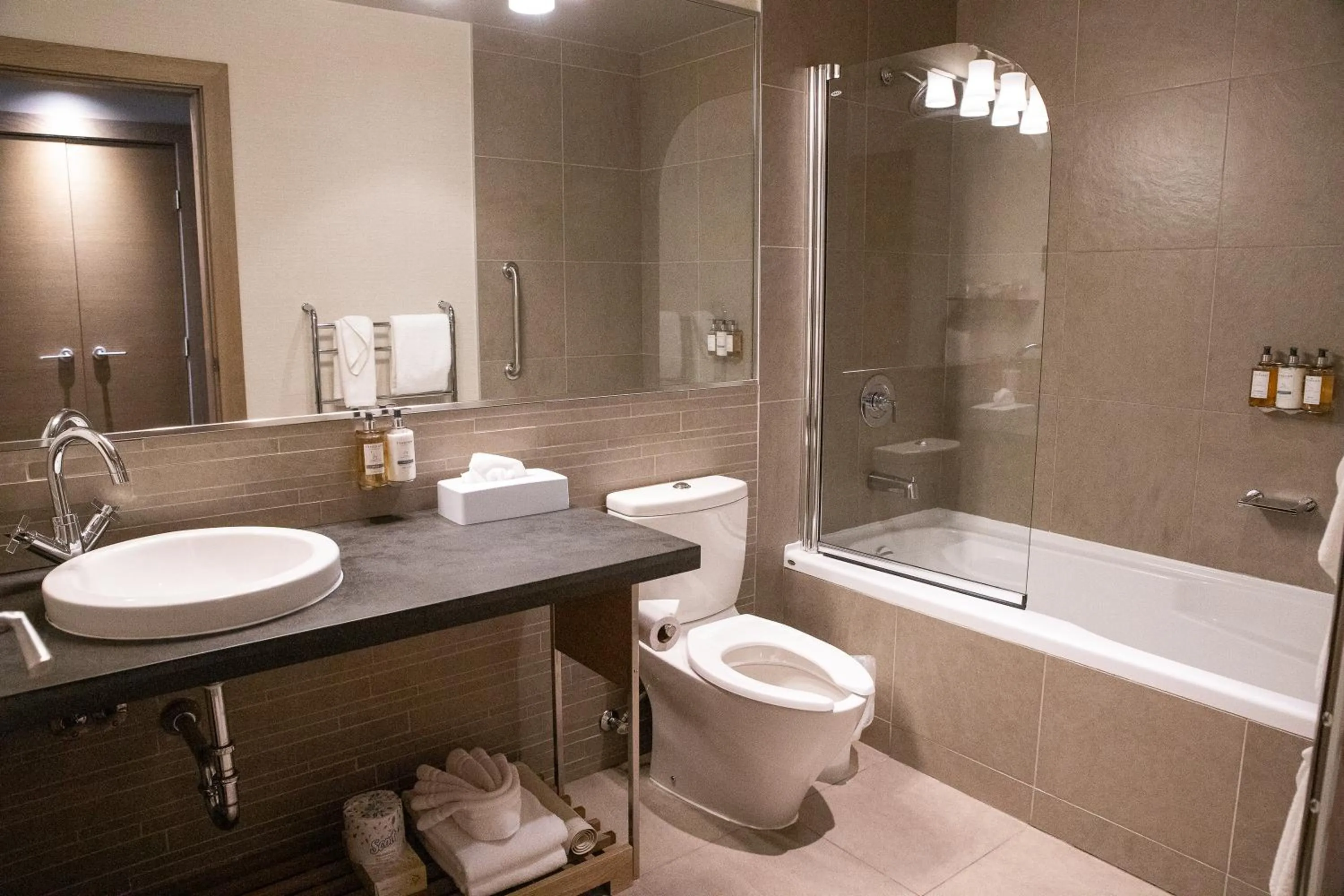 King Suite with Balcony in The Sidney Pier Hotel & Spa